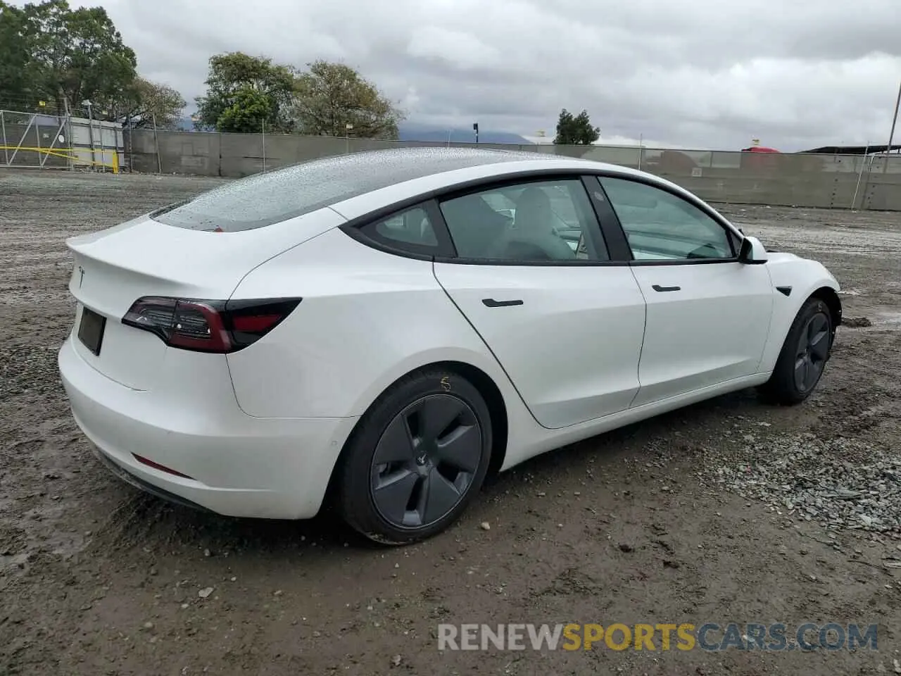 3 Photograph of a damaged car 5YJ3E1EA6MF058868 TESLA MODEL 3 2021