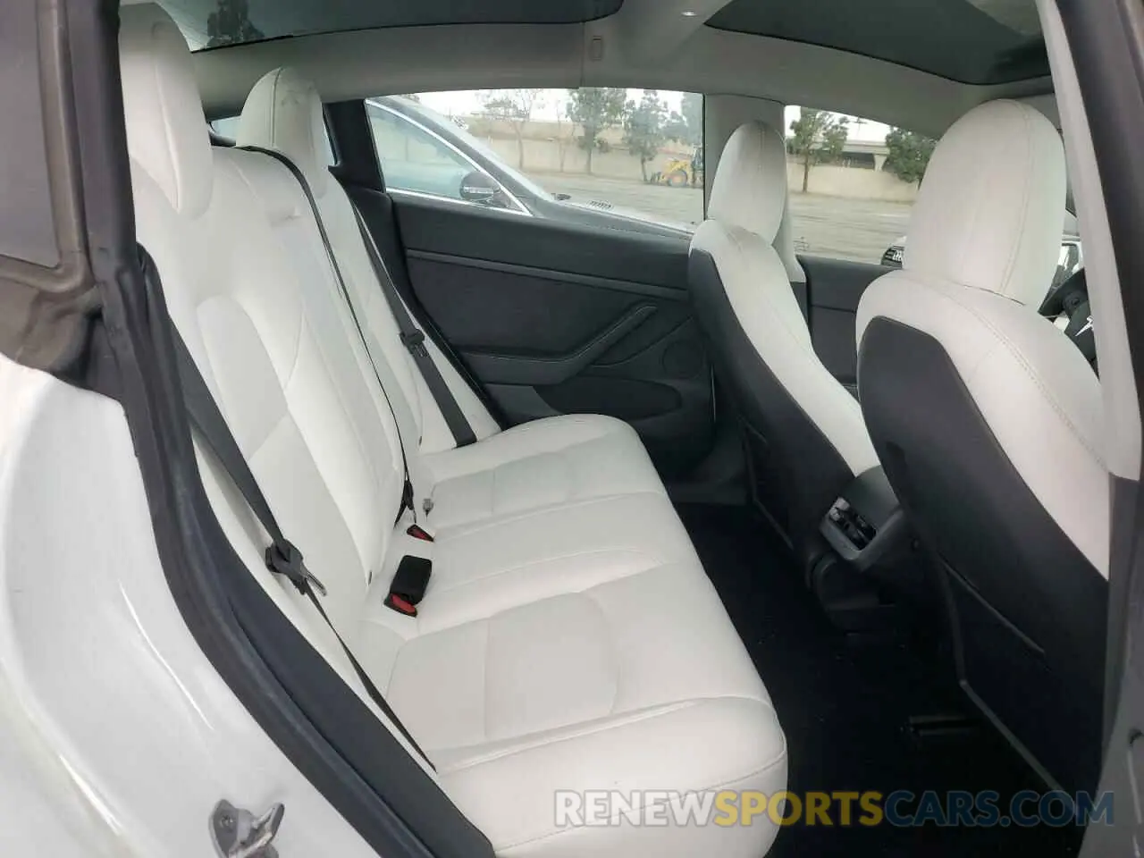 10 Photograph of a damaged car 5YJ3E1EA6MF066064 TESLA MODEL 3 2021
