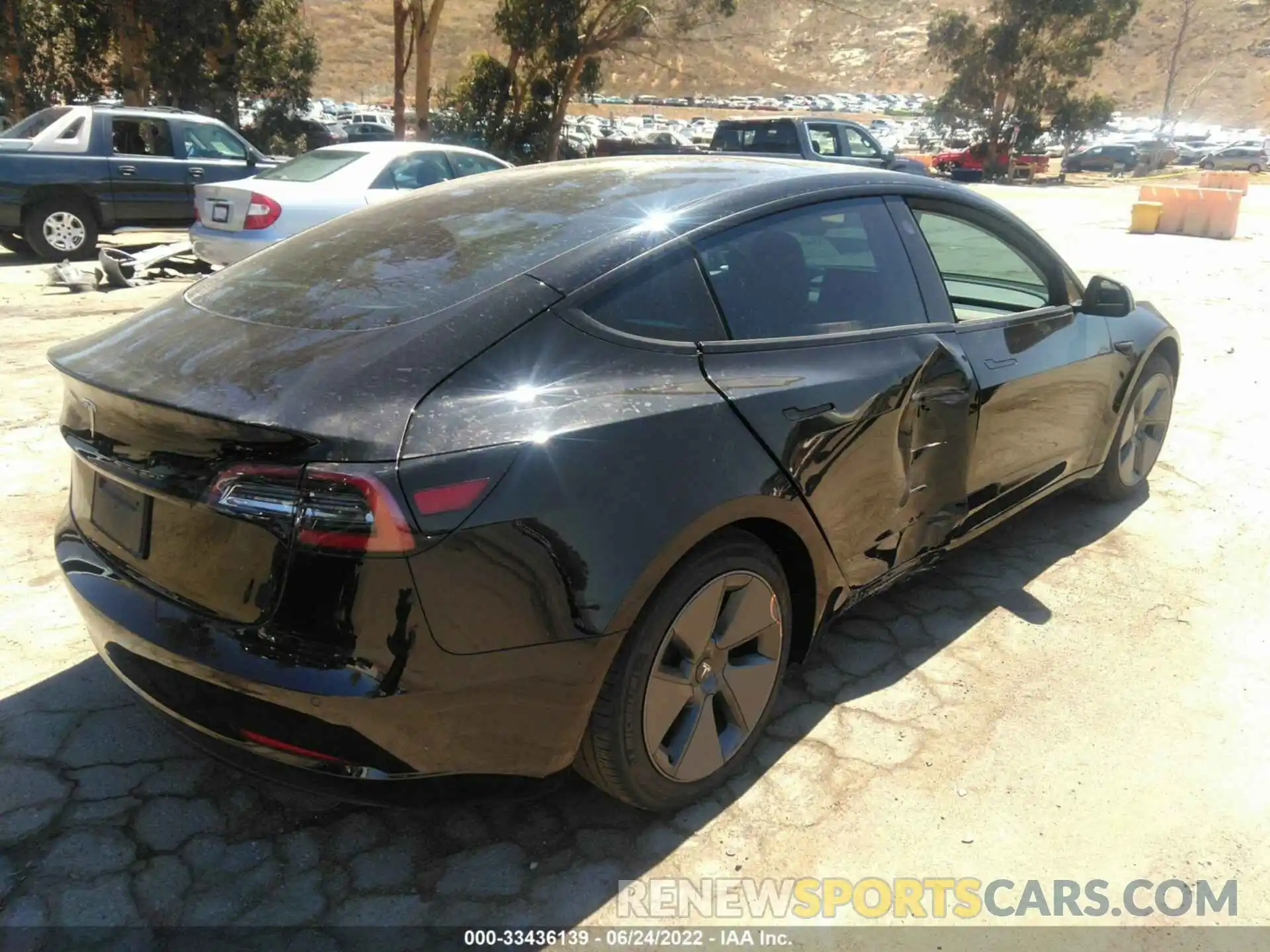 4 Photograph of a damaged car 5YJ3E1EA6MF071443 TESLA MODEL 3 2021