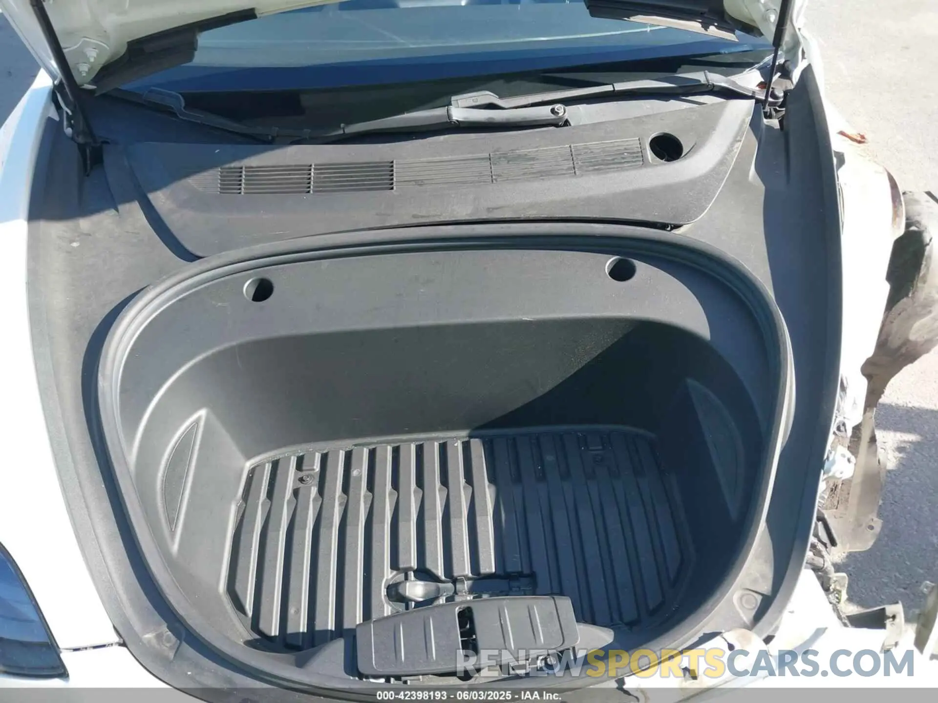 10 Photograph of a damaged car 5YJ3E1EA6MF079364 TESLA MODEL 3 2021