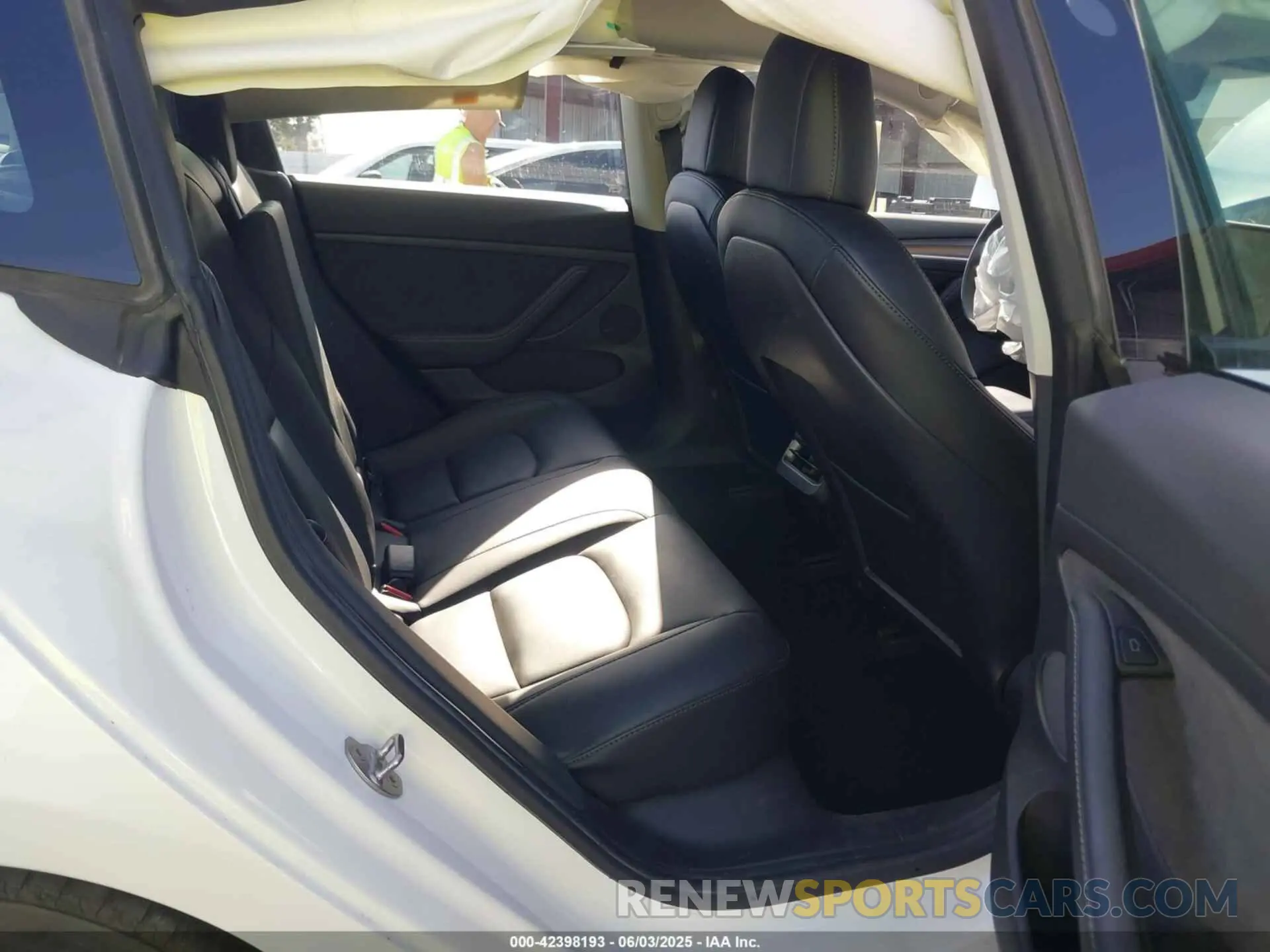 8 Photograph of a damaged car 5YJ3E1EA6MF079364 TESLA MODEL 3 2021