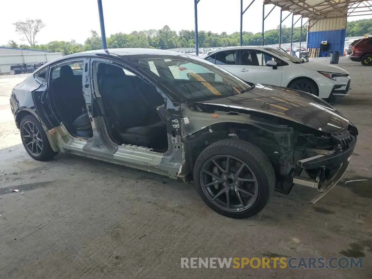 4 Photograph of a damaged car 5YJ3E1EA6MF081454 TESLA MODEL 3 2021