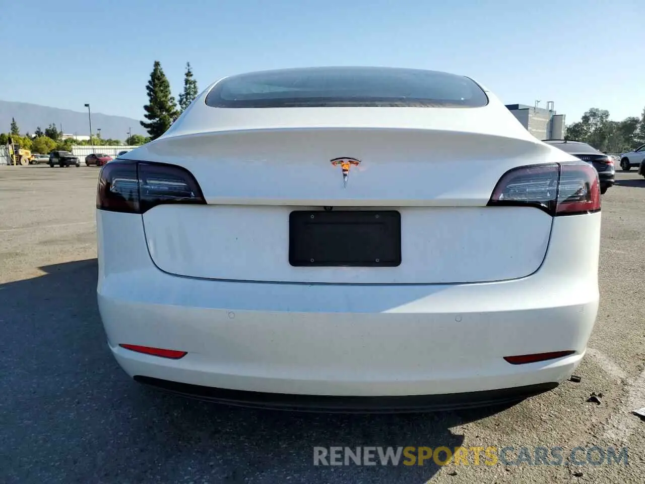 6 Photograph of a damaged car 5YJ3E1EA6MF082832 TESLA MODEL 3 2021