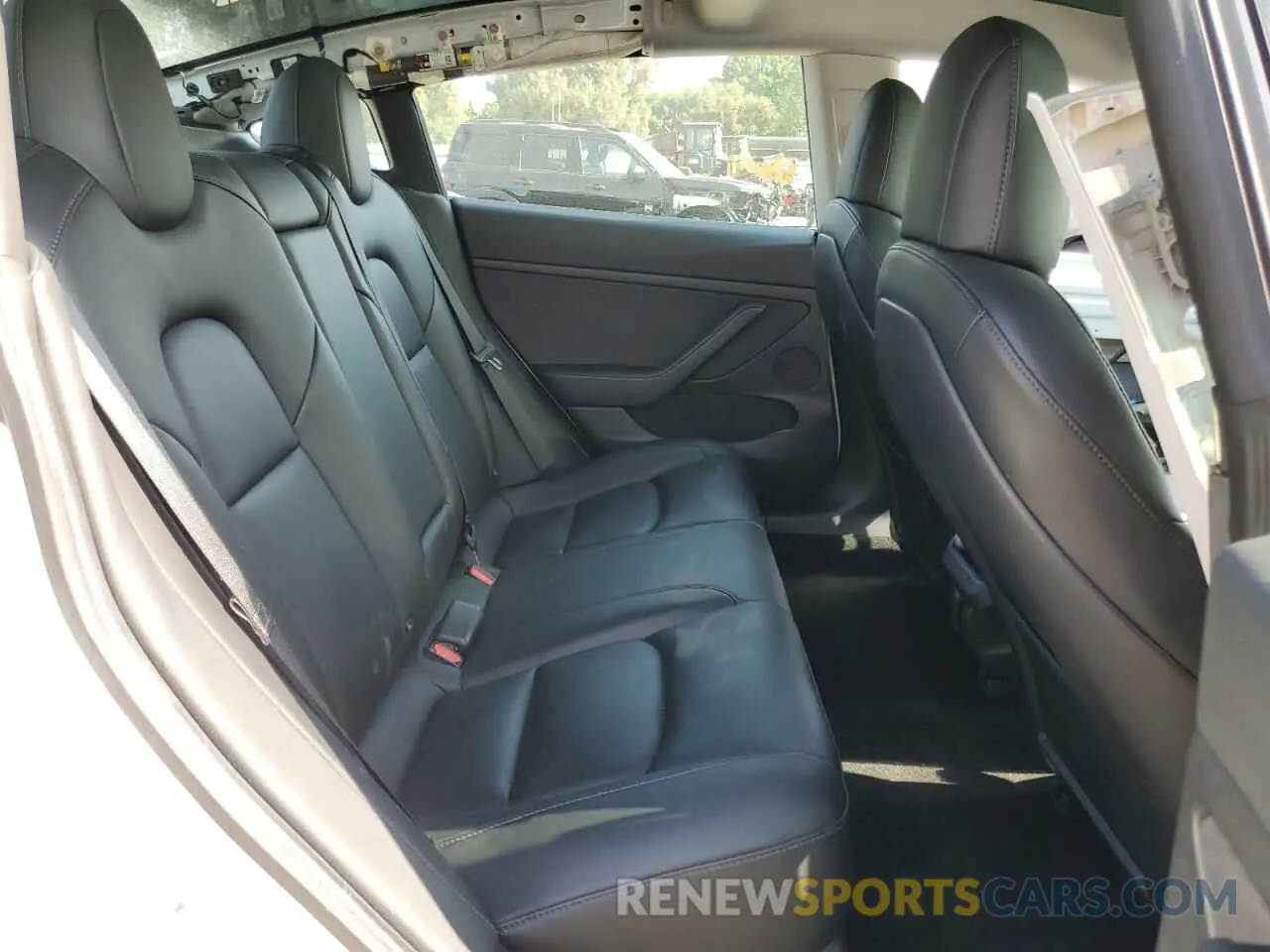 10 Photograph of a damaged car 5YJ3E1EA6MF093331 TESLA MODEL 3 2021