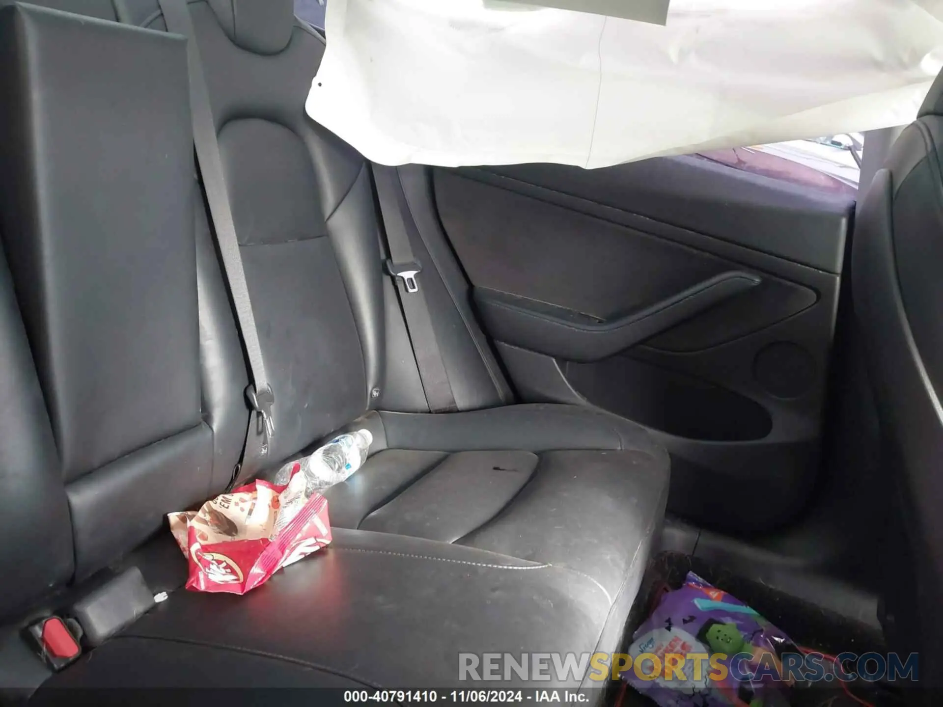 8 Photograph of a damaged car 5YJ3E1EA6MF097055 TESLA MODEL 3 2021