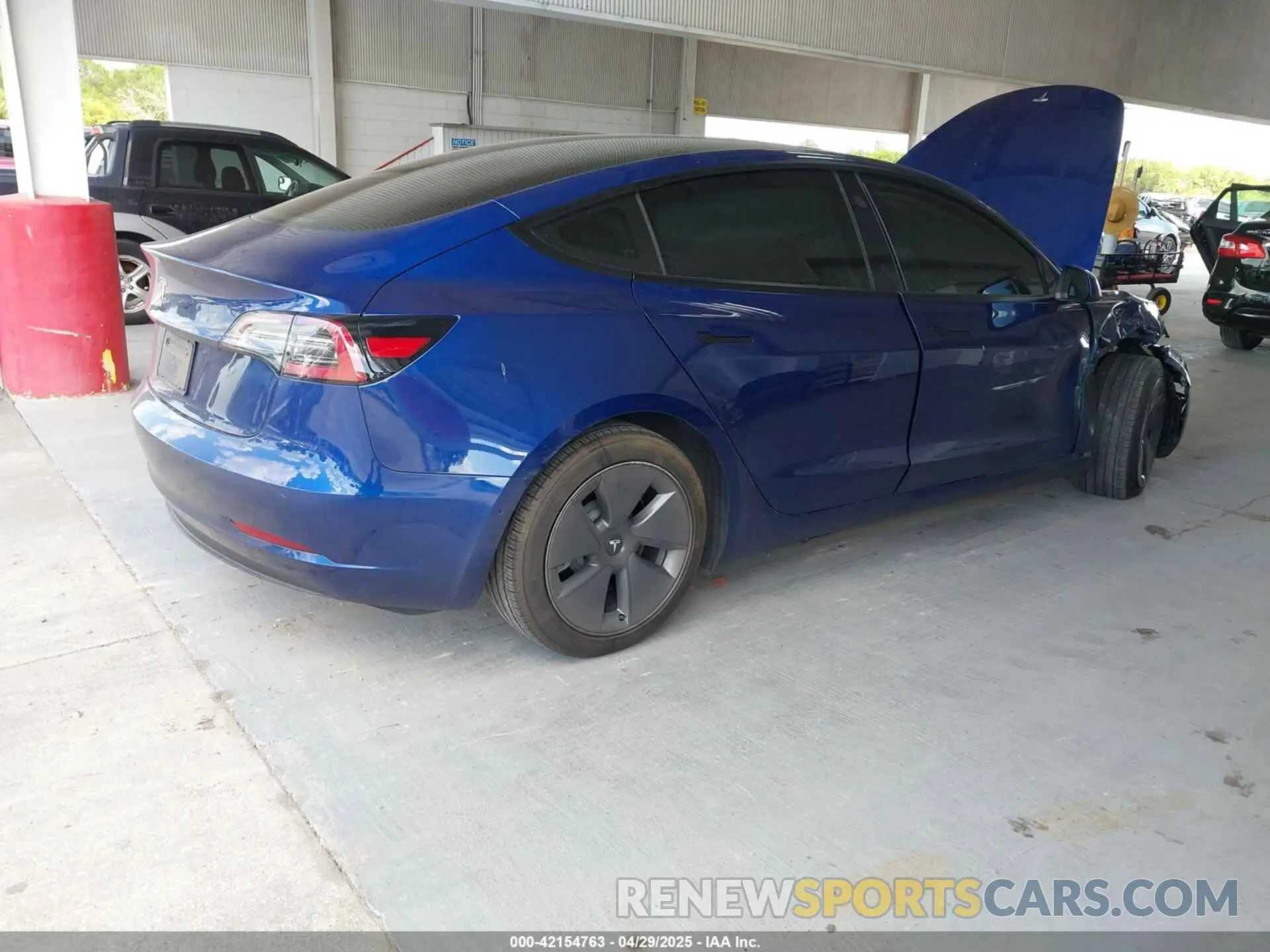 4 Photograph of a damaged car 5YJ3E1EA6MF860949 TESLA MODEL 3 2021