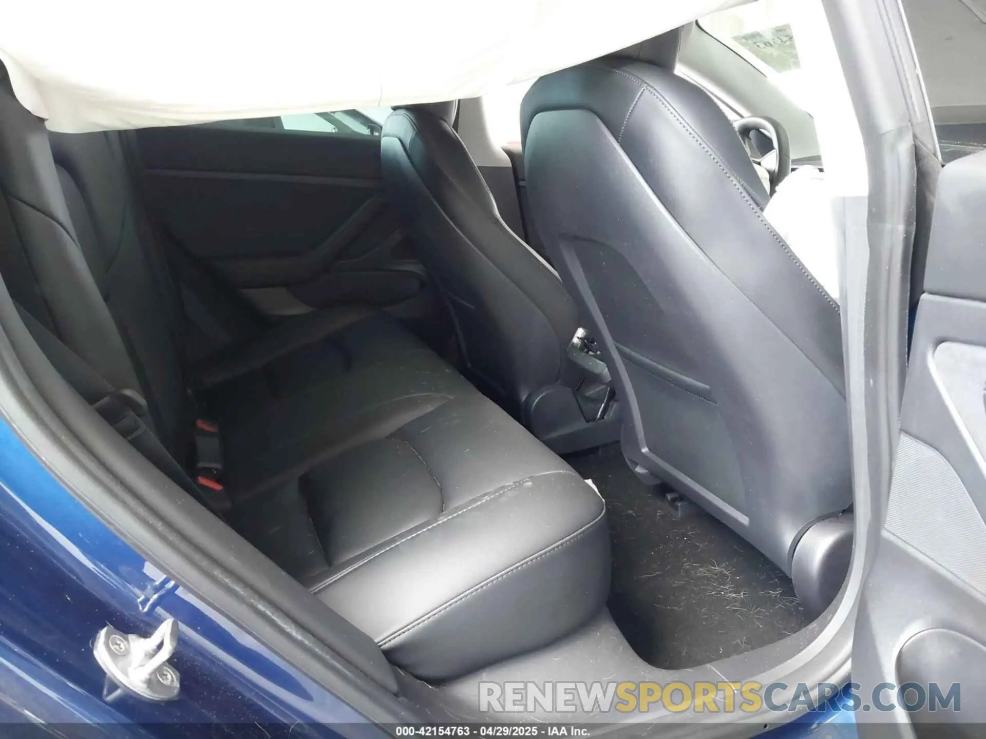 8 Photograph of a damaged car 5YJ3E1EA6MF860949 TESLA MODEL 3 2021
