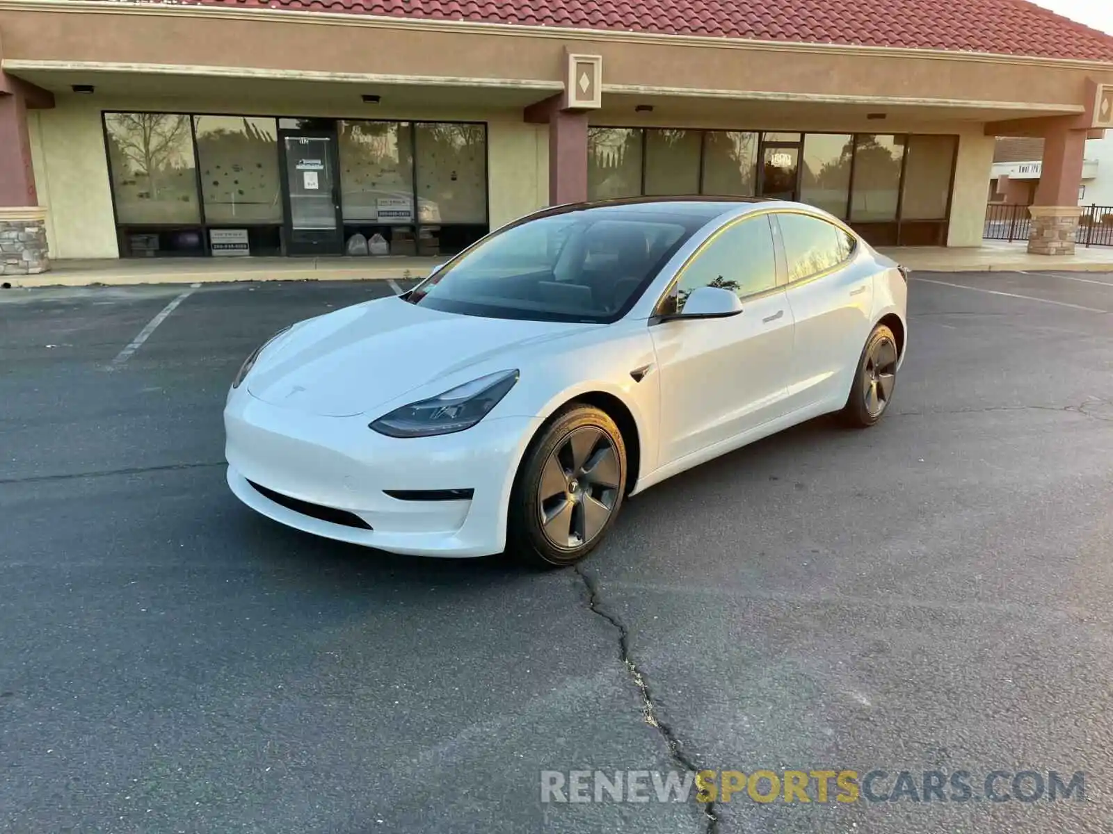 2 Photograph of a damaged car 5YJ3E1EA6MF873863 TESLA MODEL 3 2021