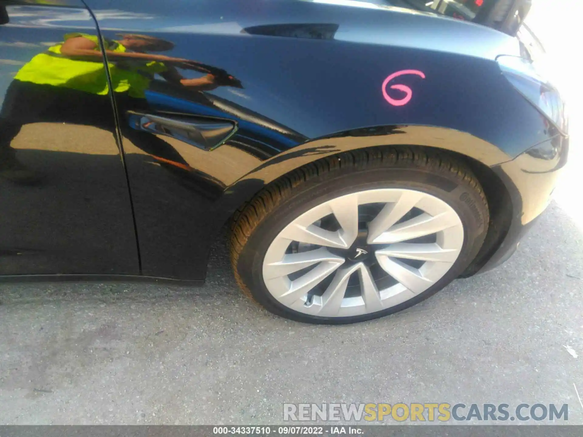 13 Photograph of a damaged car 5YJ3E1EA6MF925699 TESLA MODEL 3 2021