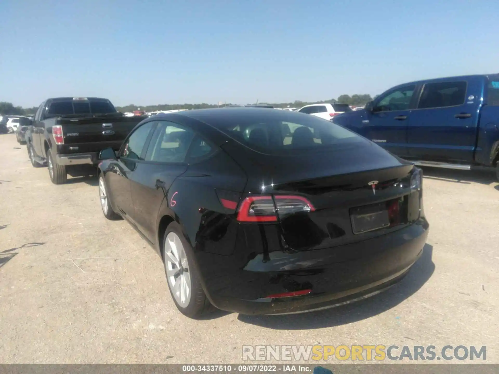 3 Photograph of a damaged car 5YJ3E1EA6MF925699 TESLA MODEL 3 2021