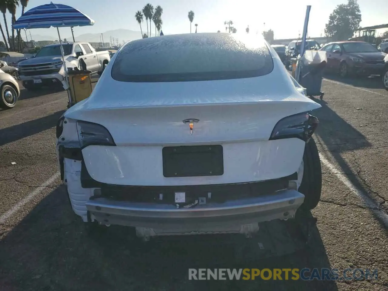 6 Photograph of a damaged car 5YJ3E1EA6MF929669 TESLA MODEL 3 2021