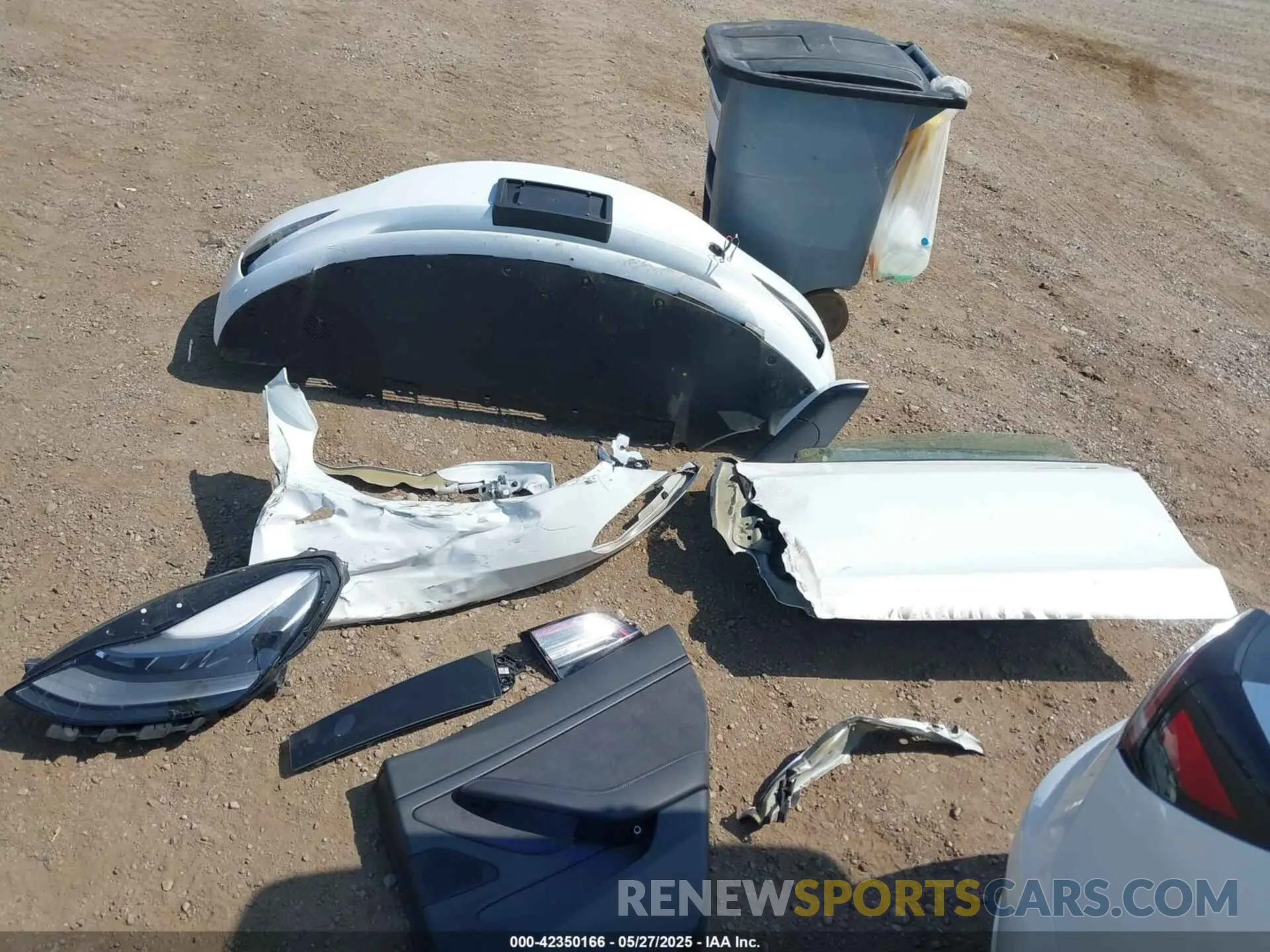 12 Photograph of a damaged car 5YJ3E1EA6MF940333 TESLA MODEL 3 2021