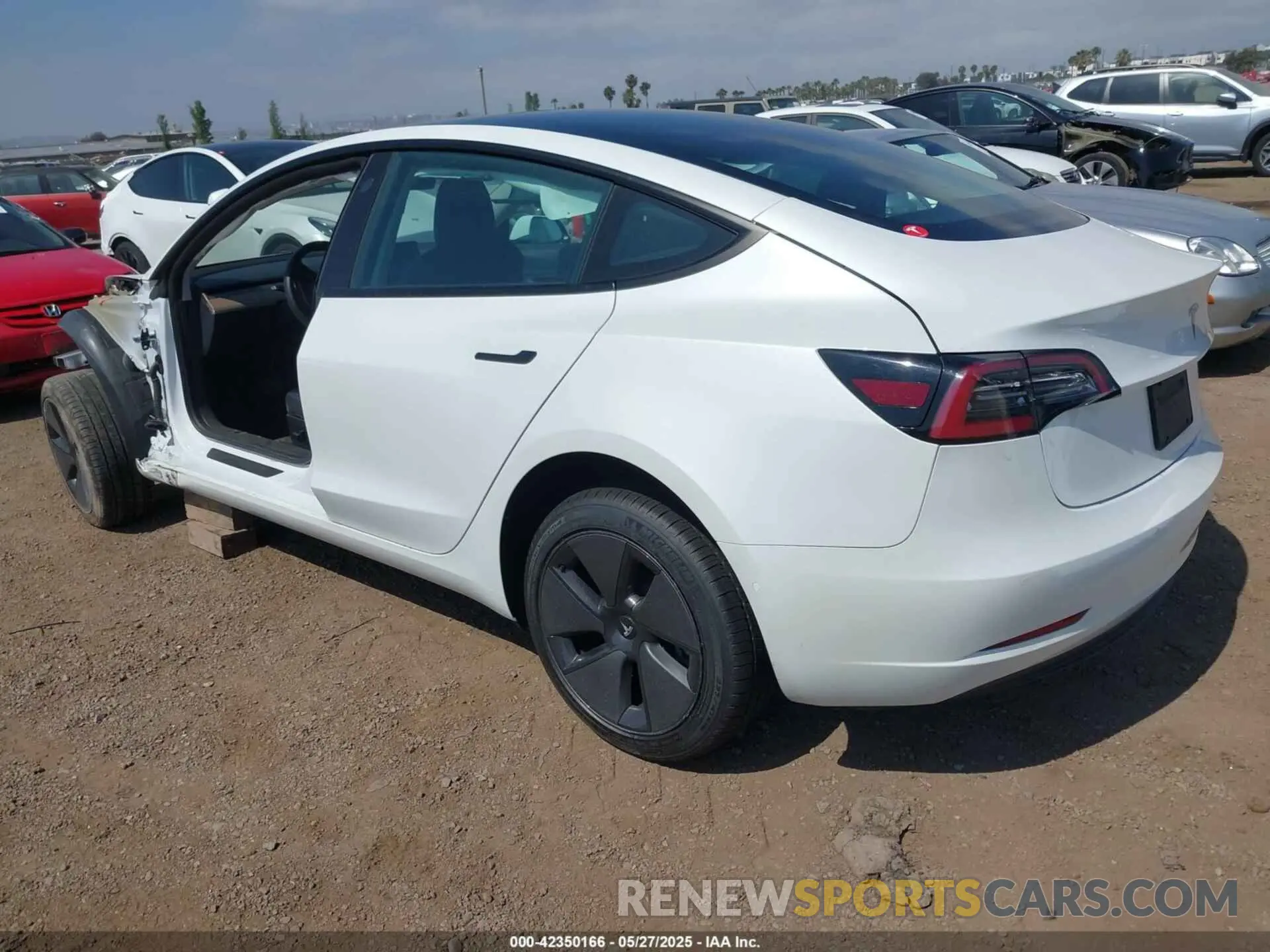 3 Photograph of a damaged car 5YJ3E1EA6MF940333 TESLA MODEL 3 2021