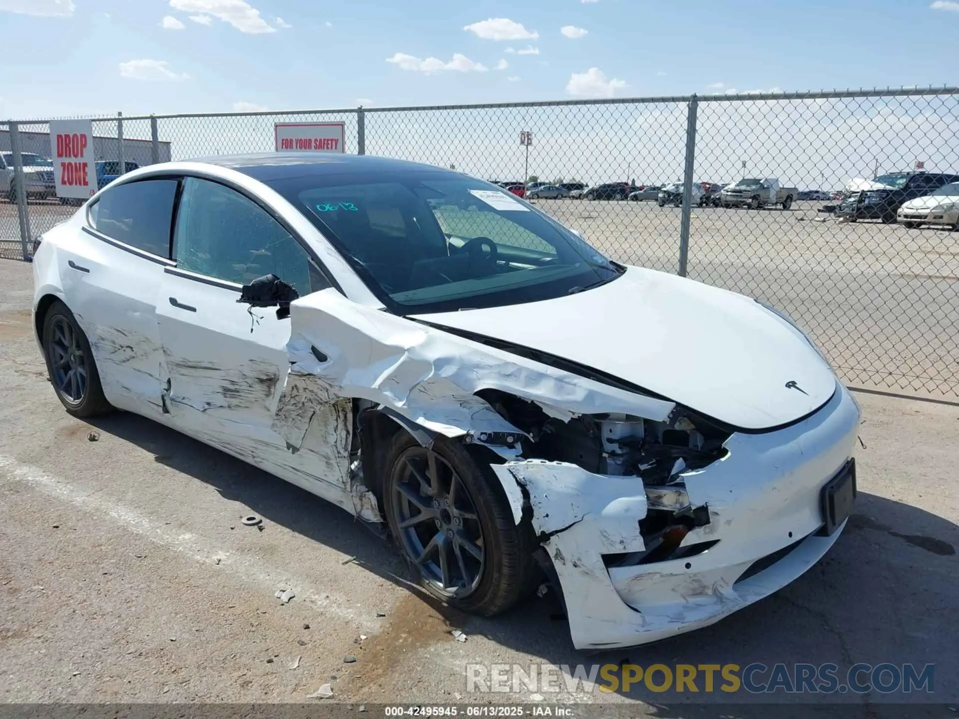 1 Photograph of a damaged car 5YJ3E1EA6MF955642 TESLA MODEL 3 2021