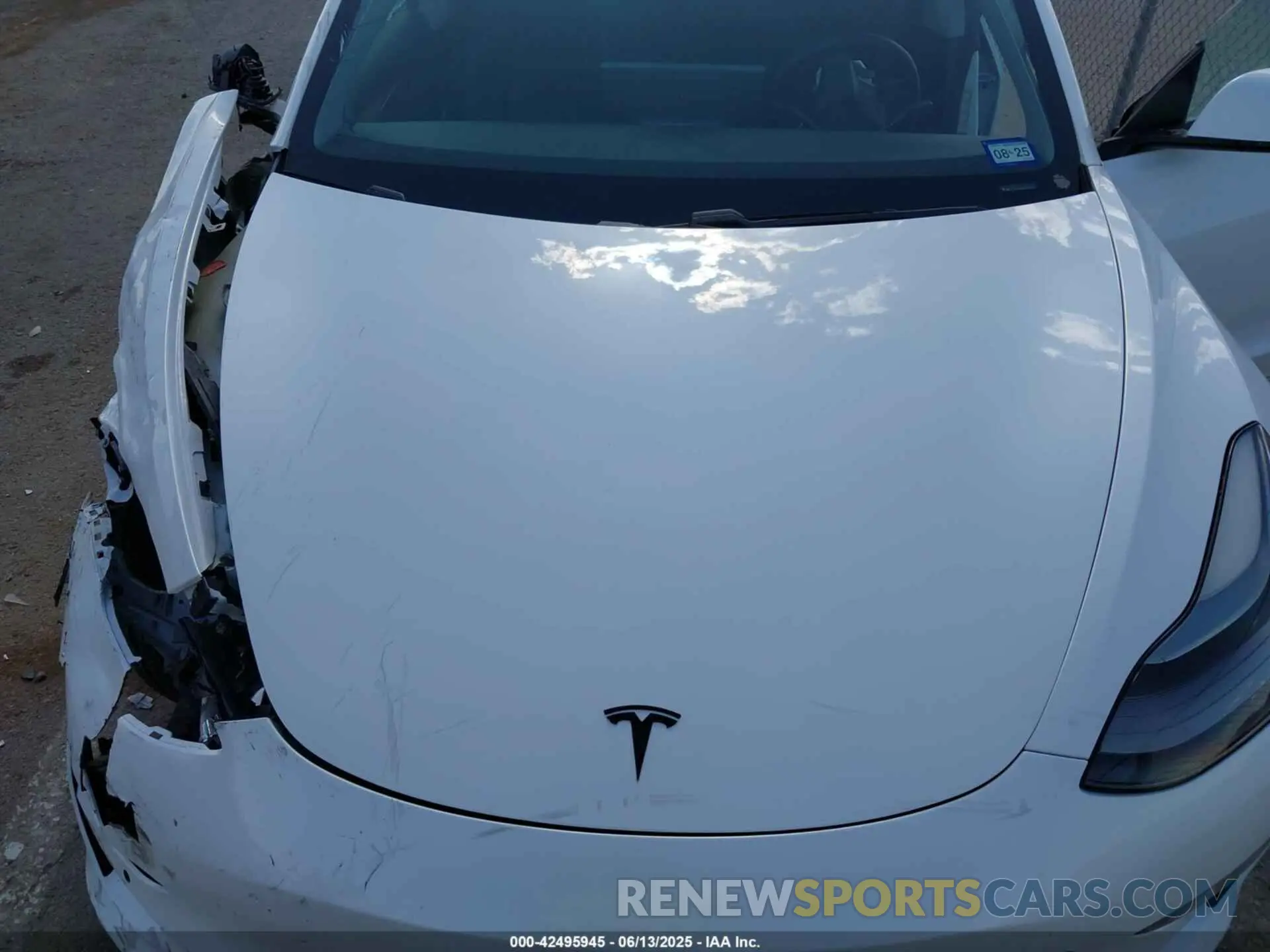 10 Photograph of a damaged car 5YJ3E1EA6MF955642 TESLA MODEL 3 2021