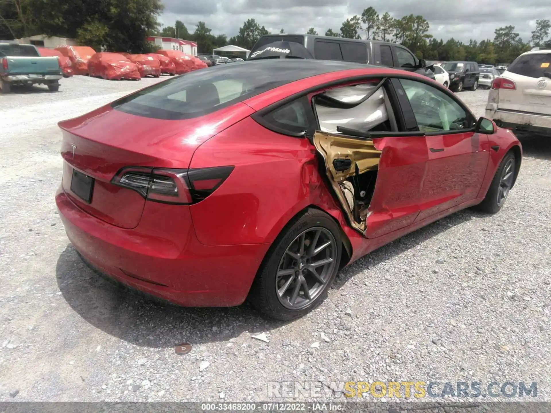 4 Photograph of a damaged car 5YJ3E1EA6MF961229 TESLA MODEL 3 2021