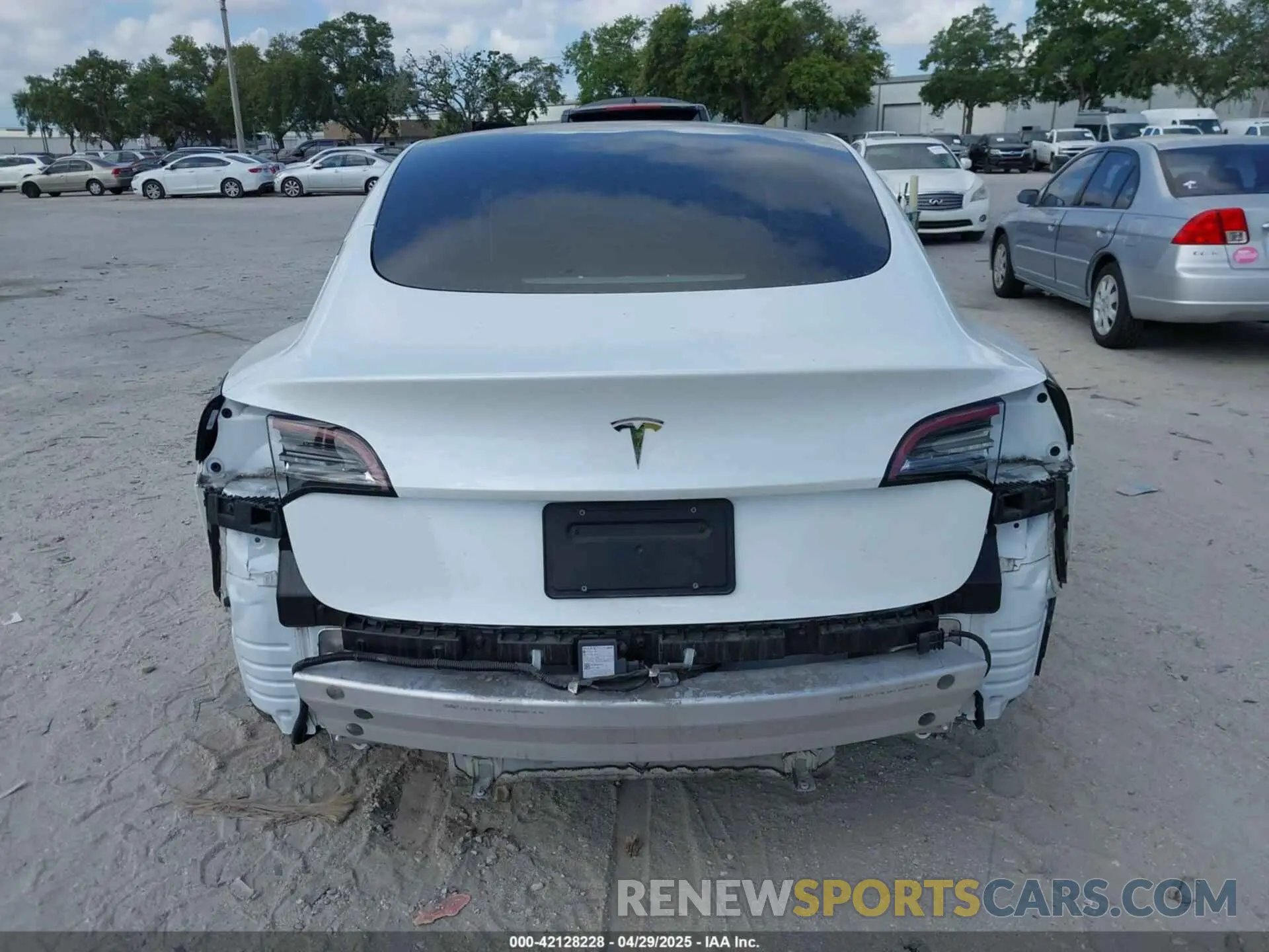 16 Photograph of a damaged car 5YJ3E1EA6MF973154 TESLA MODEL 3 2021