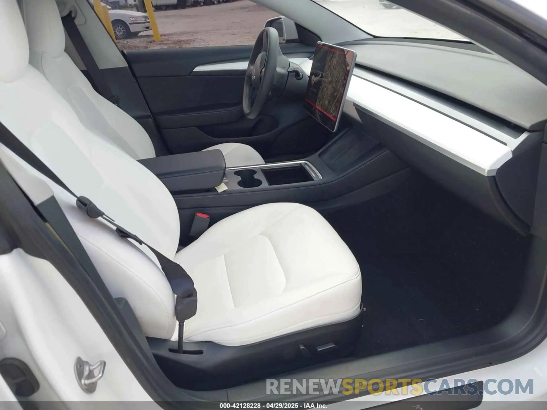 5 Photograph of a damaged car 5YJ3E1EA6MF973154 TESLA MODEL 3 2021