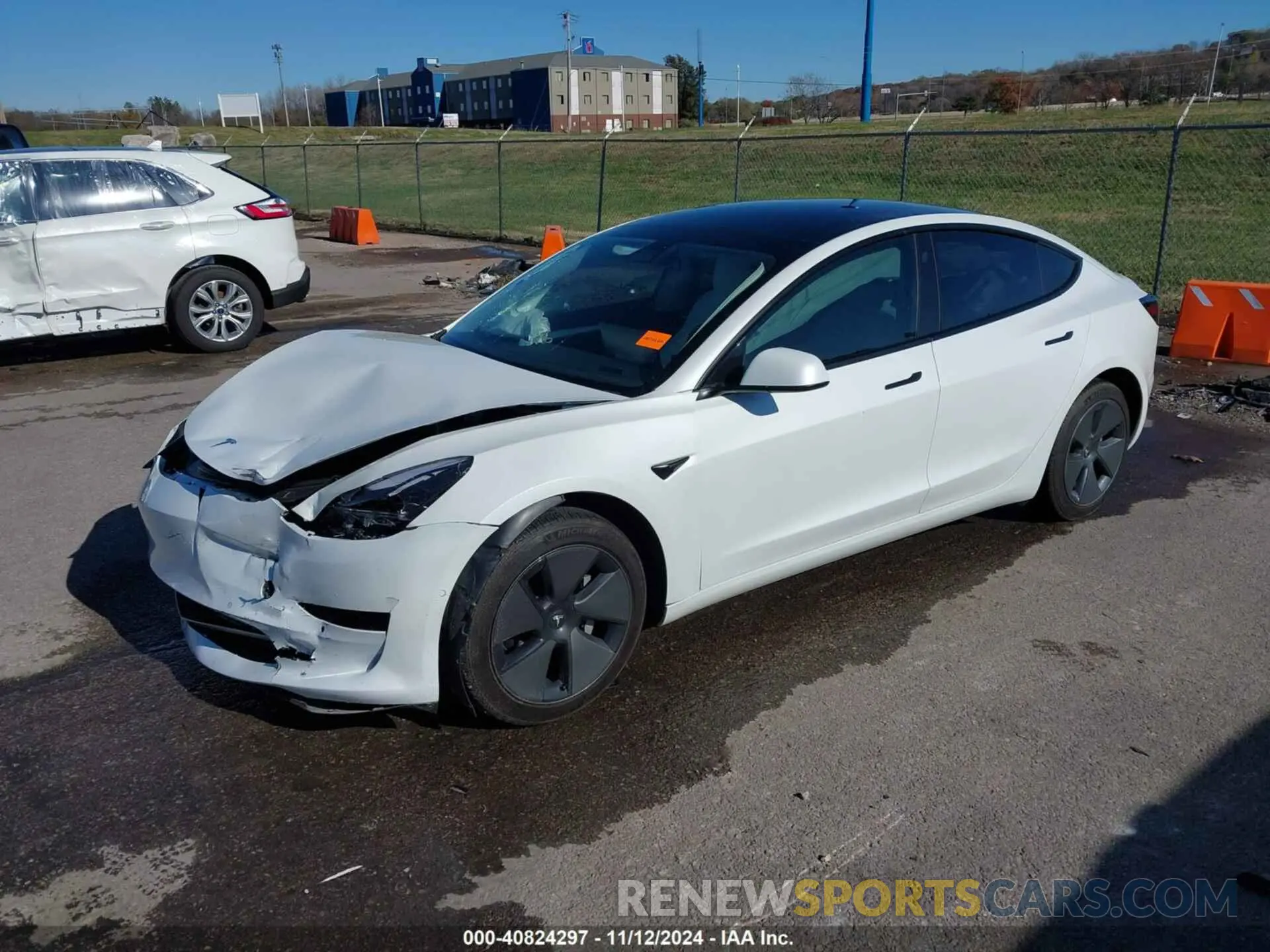 2 Photograph of a damaged car 5YJ3E1EA6MF978497 TESLA MODEL 3 2021