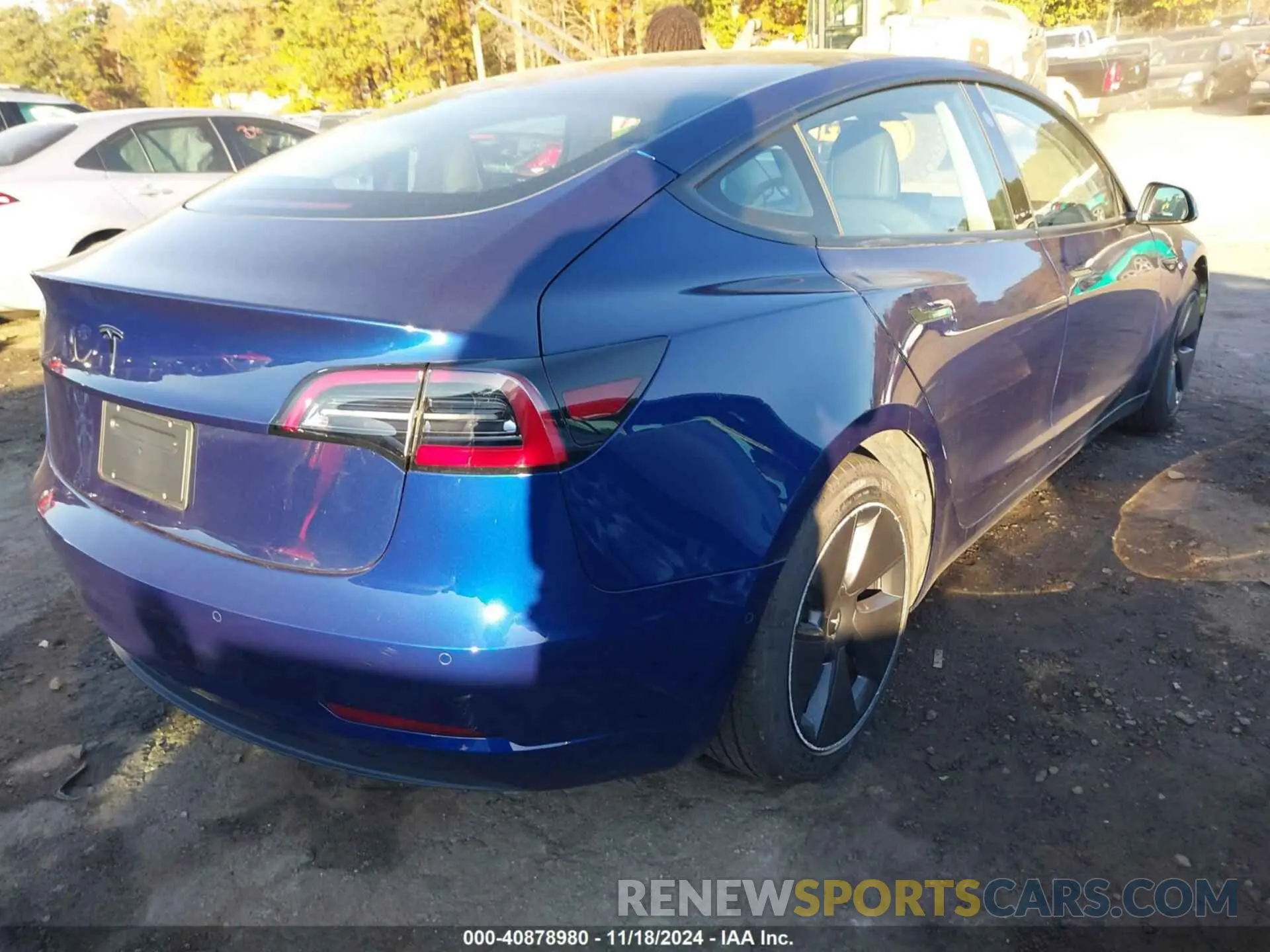 4 Photograph of a damaged car 5YJ3E1EA6MF992111 TESLA MODEL 3 2021