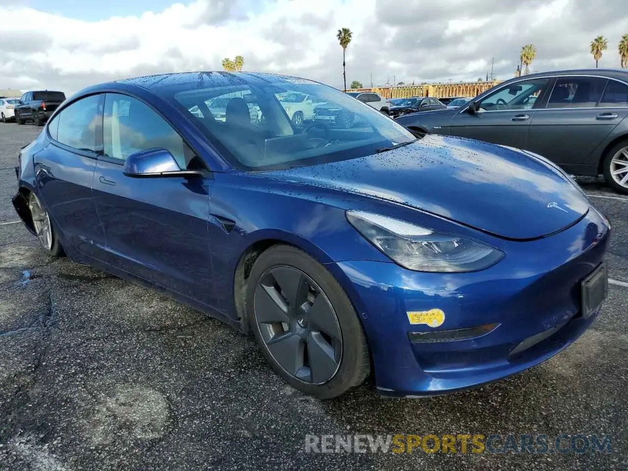 4 Photograph of a damaged car 5YJ3E1EA6MF992481 TESLA MODEL 3 2021