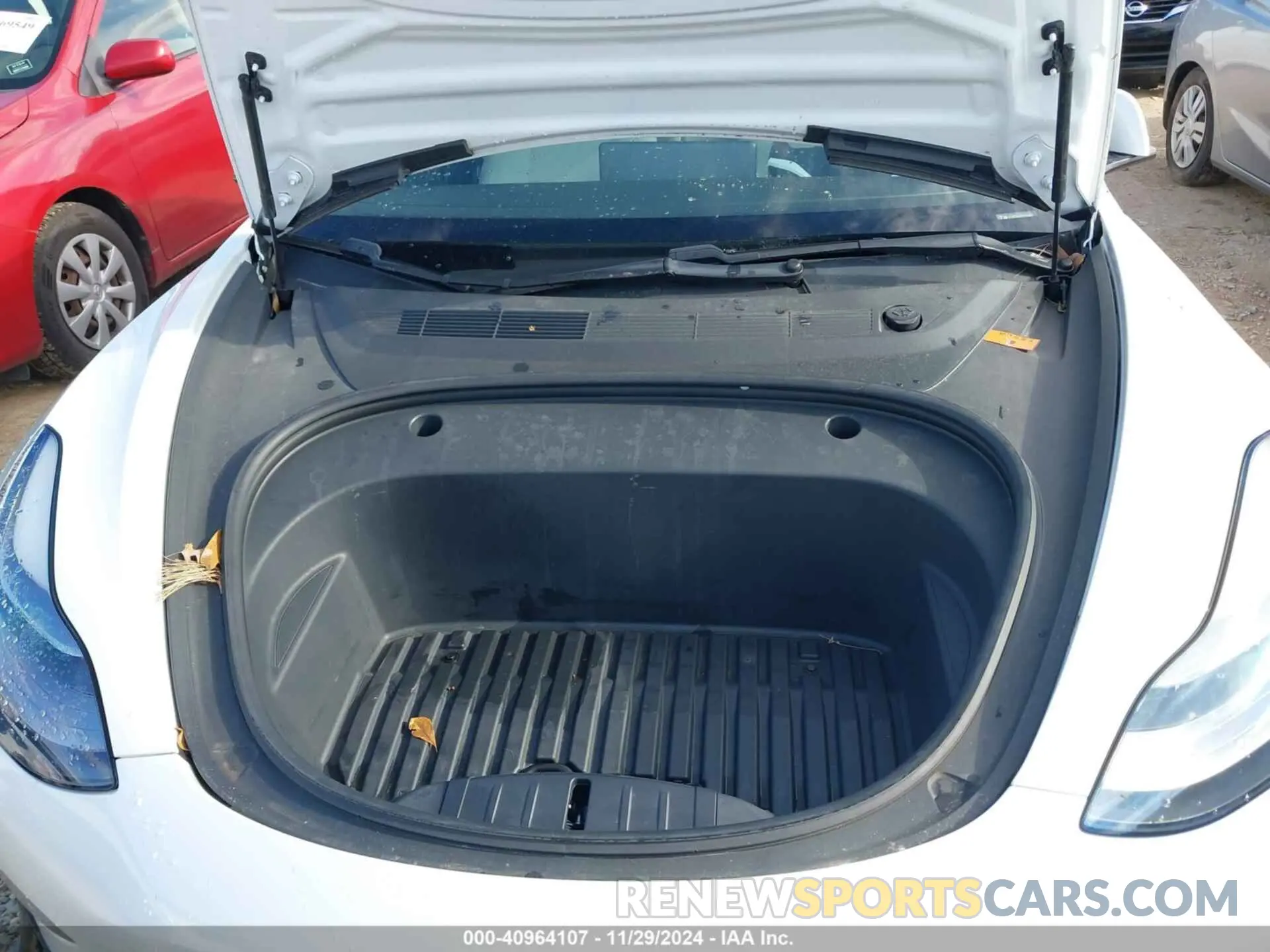 10 Photograph of a damaged car 5YJ3E1EA7MF018363 TESLA MODEL 3 2021