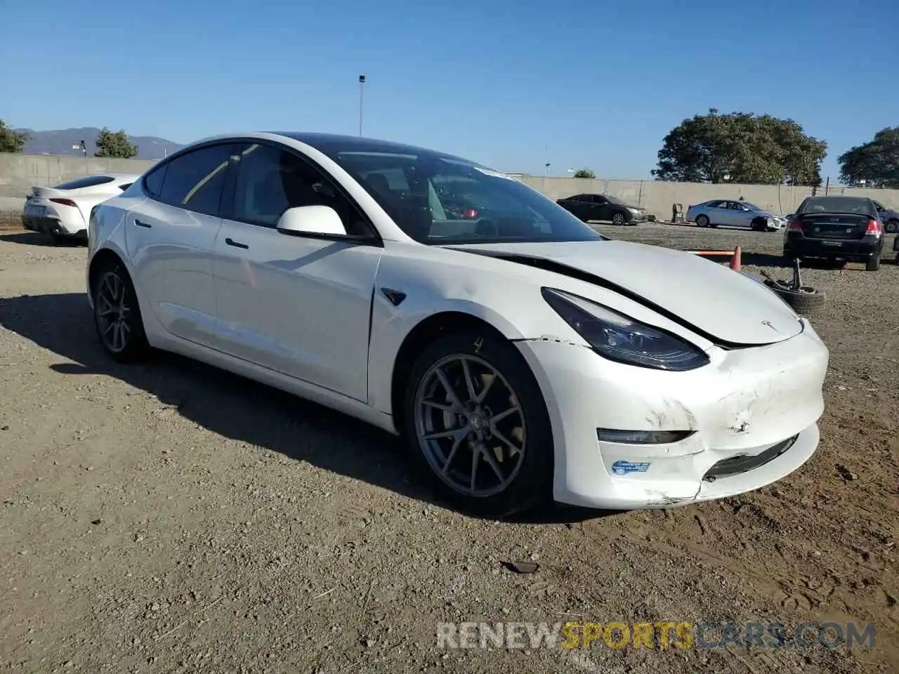 4 Photograph of a damaged car 5YJ3E1EA7MF023112 TESLA MODEL 3 2021