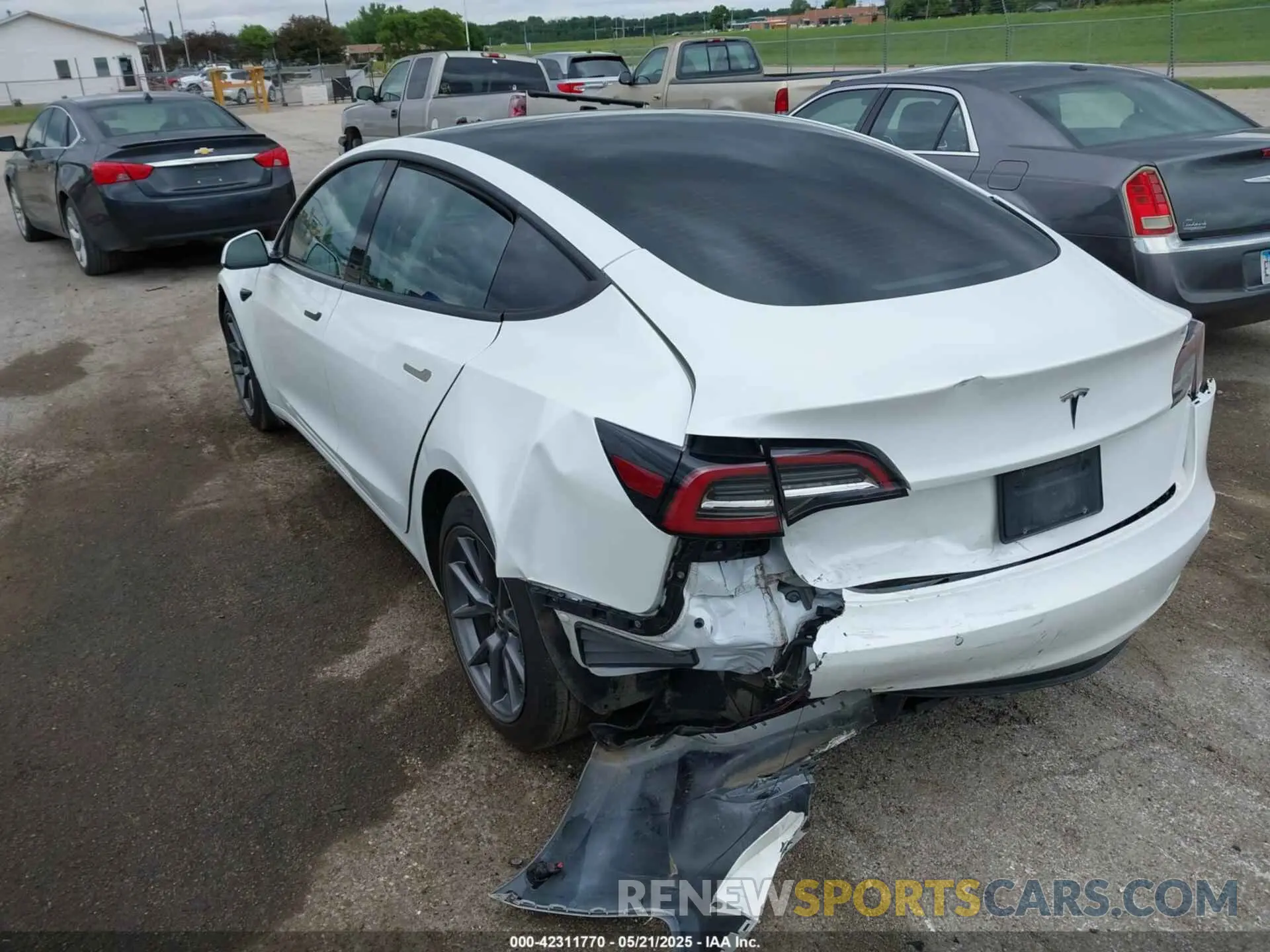 3 Photograph of a damaged car 5YJ3E1EA7MF042291 TESLA MODEL 3 2021