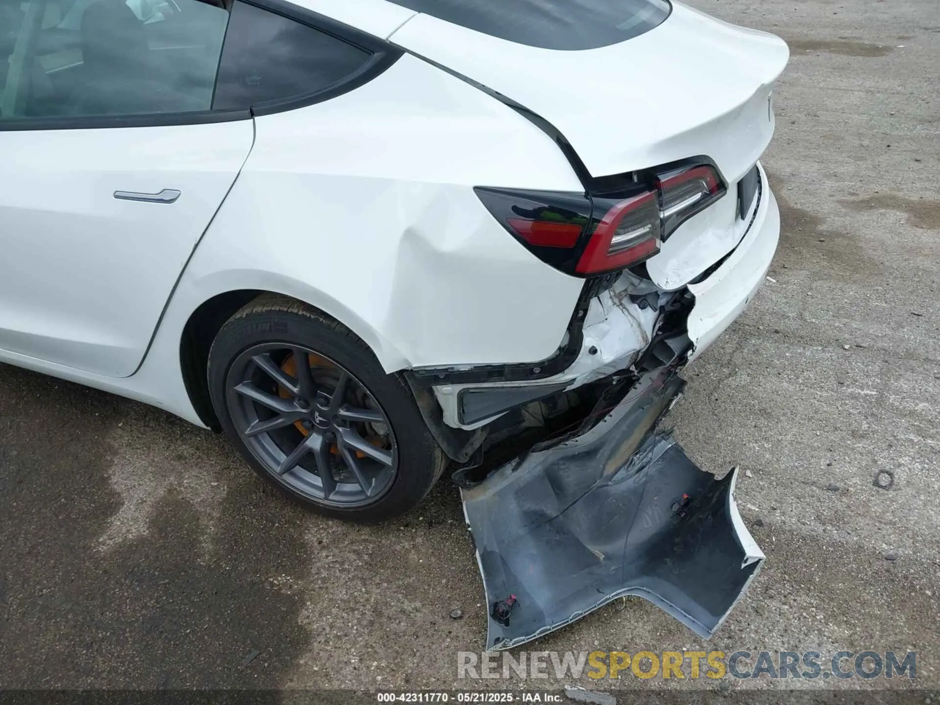 6 Photograph of a damaged car 5YJ3E1EA7MF042291 TESLA MODEL 3 2021