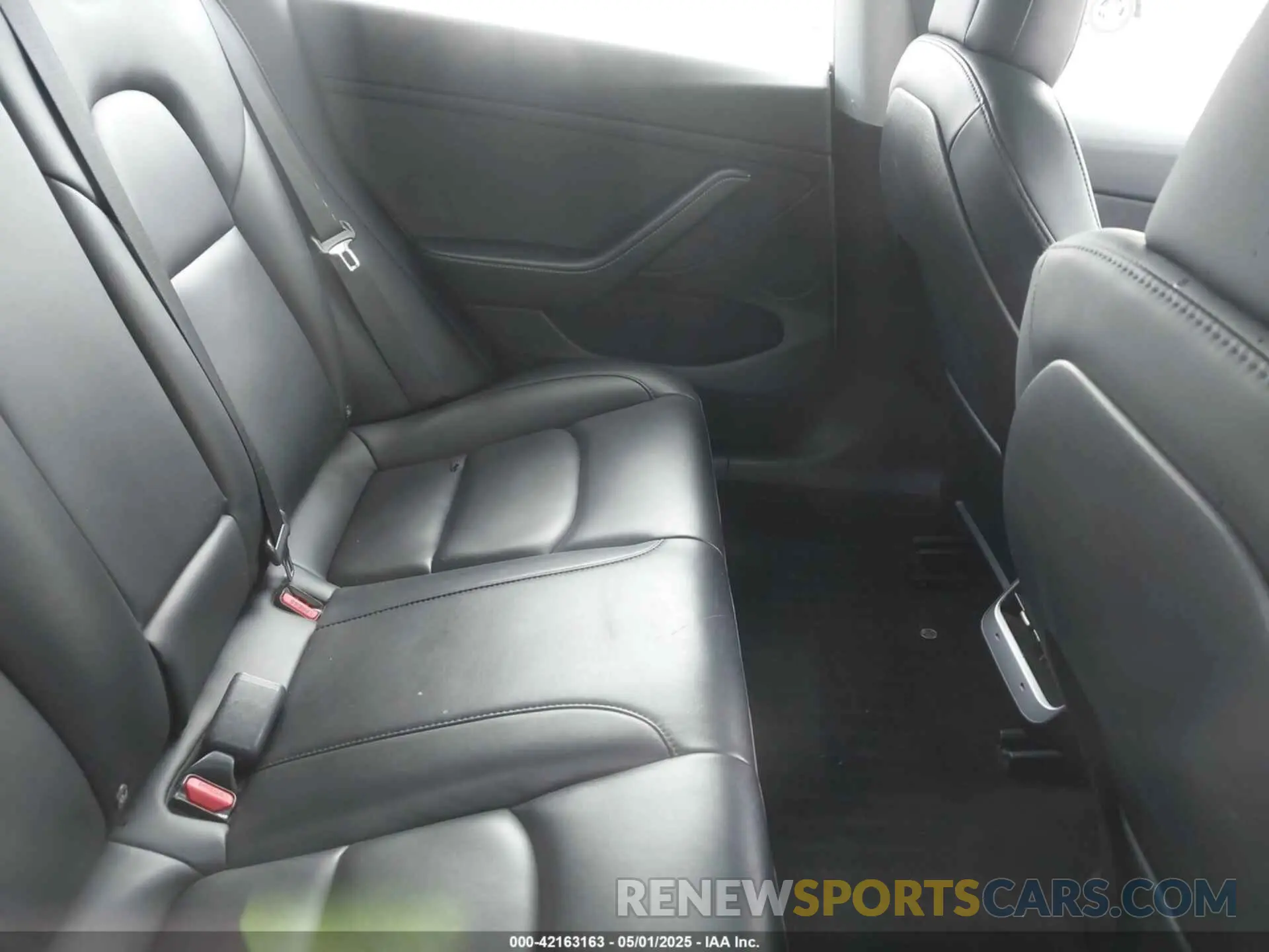 8 Photograph of a damaged car 5YJ3E1EA7MF047538 TESLA MODEL 3 2021