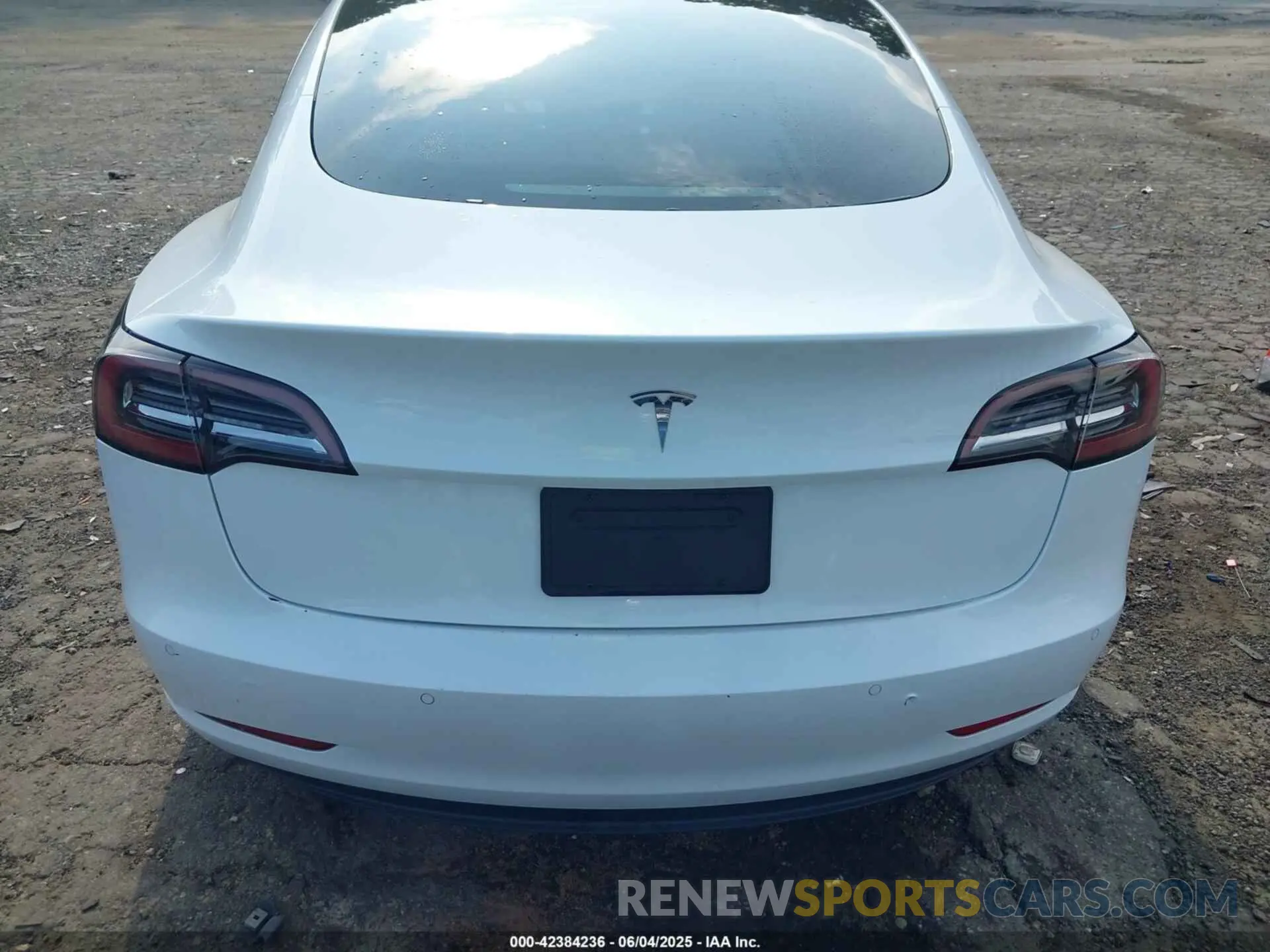 16 Photograph of a damaged car 5YJ3E1EA7MF059222 TESLA MODEL 3 2021