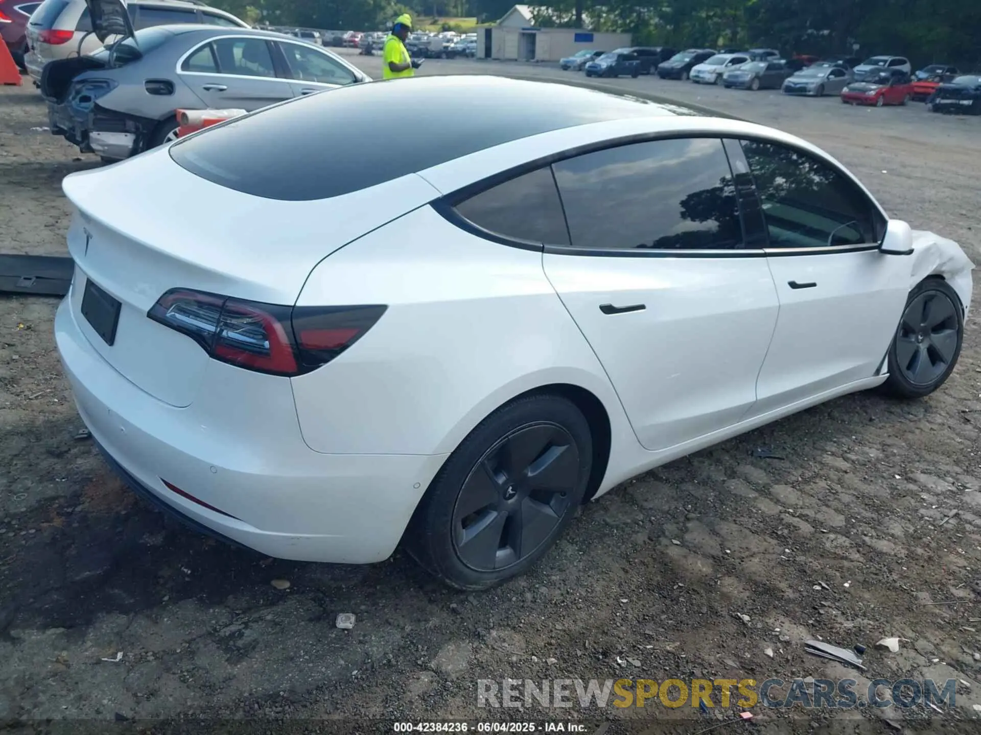 4 Photograph of a damaged car 5YJ3E1EA7MF059222 TESLA MODEL 3 2021