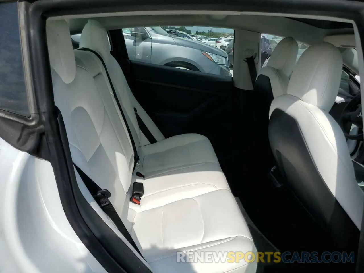 10 Photograph of a damaged car 5YJ3E1EA7MF084900 TESLA MODEL 3 2021