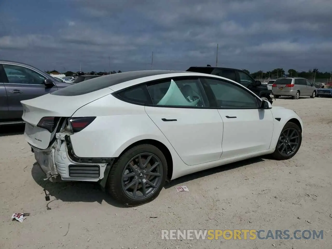3 Photograph of a damaged car 5YJ3E1EA7MF084900 TESLA MODEL 3 2021