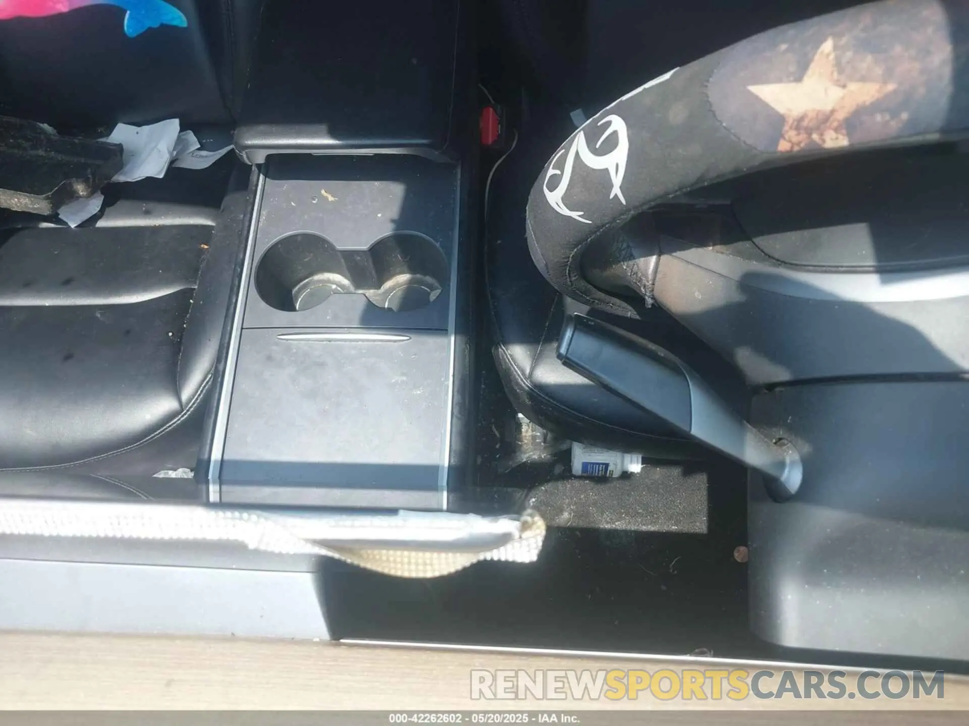 16 Photograph of a damaged car 5YJ3E1EA7MF088283 TESLA MODEL 3 2021