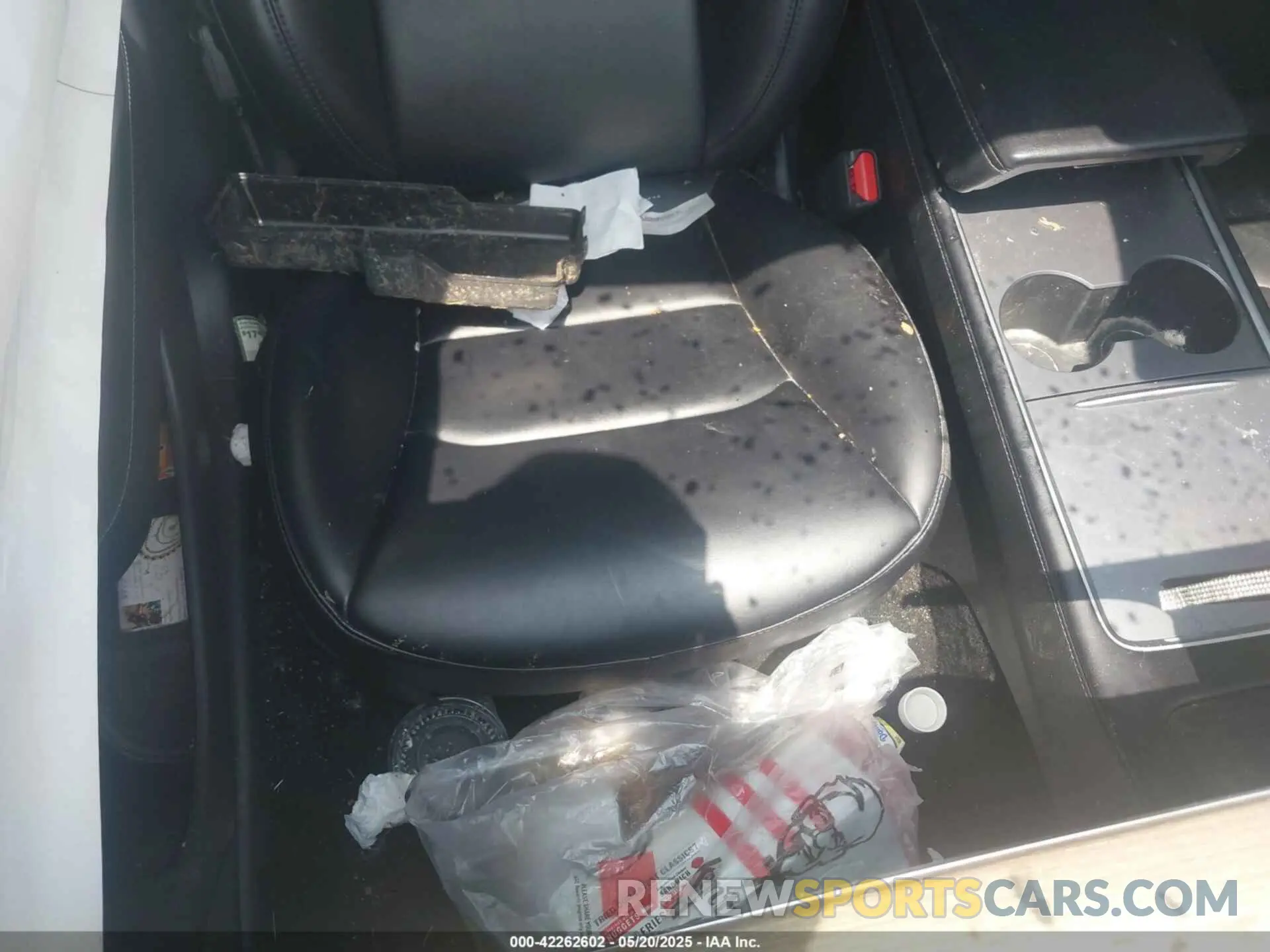 5 Photograph of a damaged car 5YJ3E1EA7MF088283 TESLA MODEL 3 2021