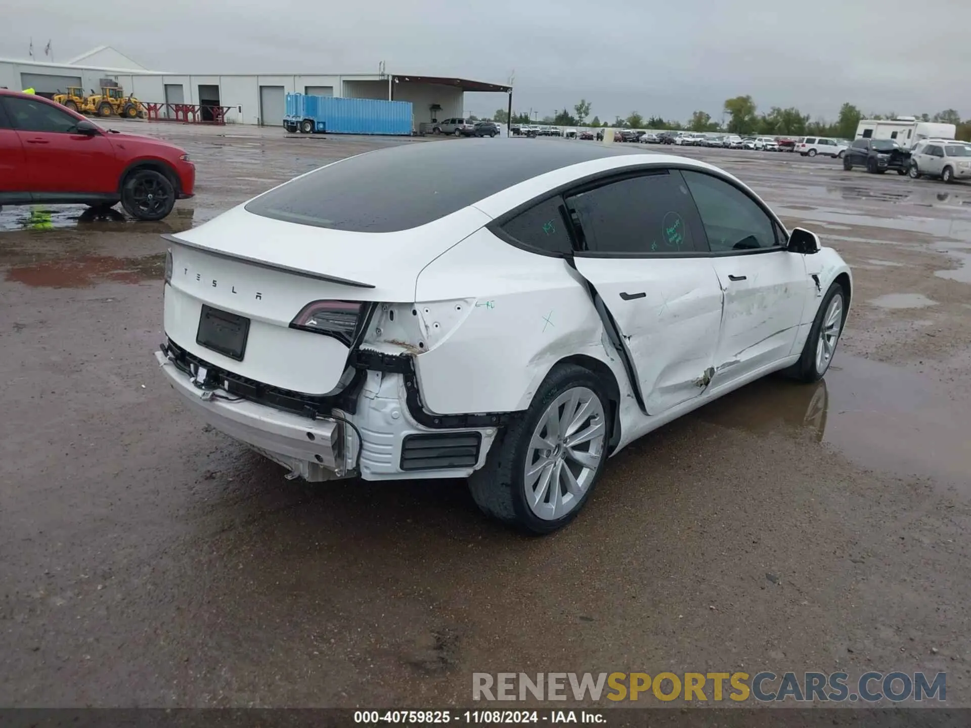 4 Photograph of a damaged car 5YJ3E1EA7MF096643 TESLA MODEL 3 2021