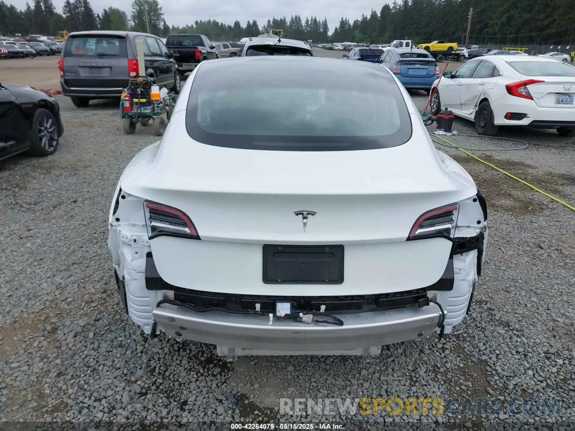17 Photograph of a damaged car 5YJ3E1EA7MF098215 TESLA MODEL 3 2021