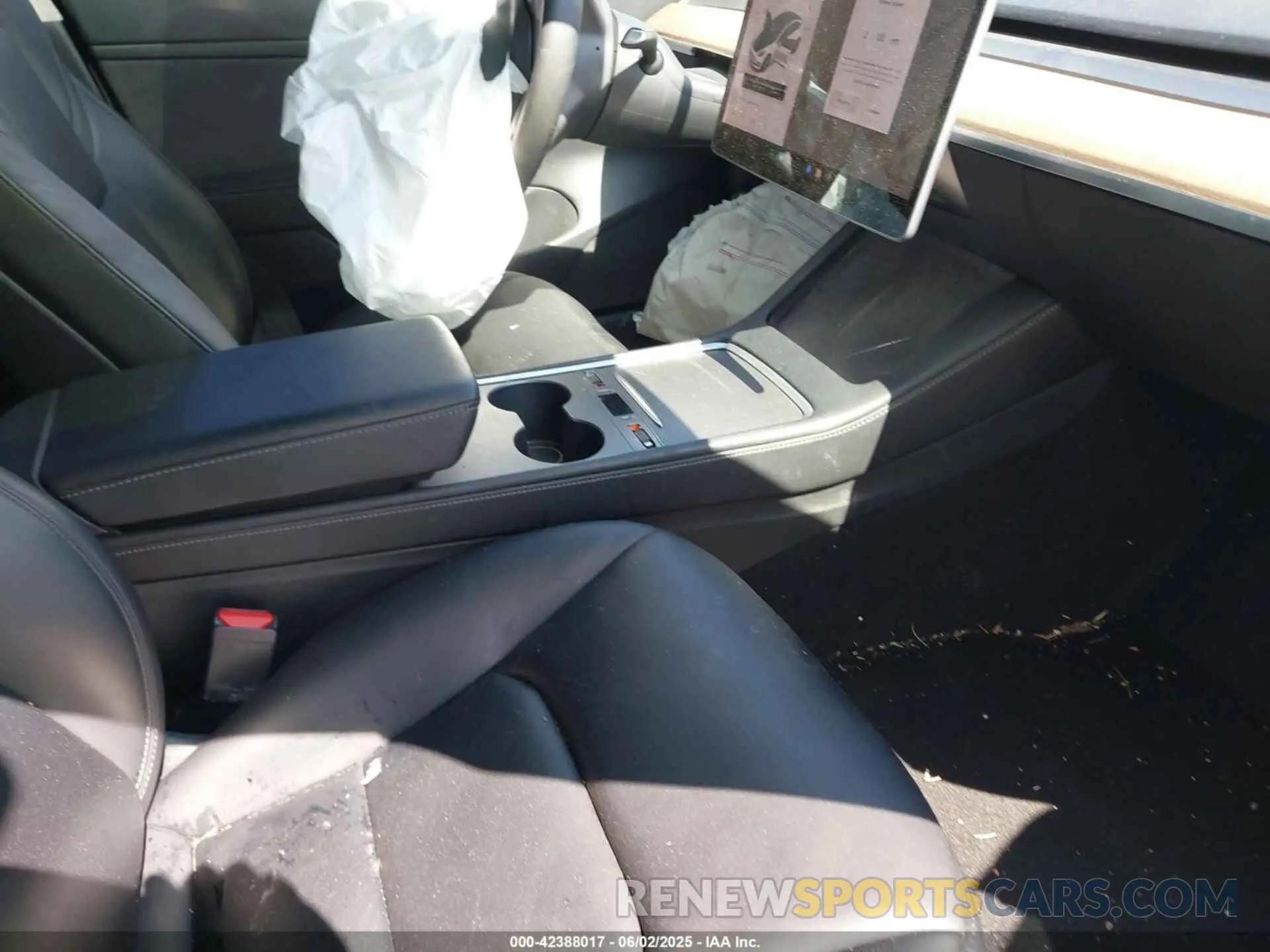 5 Photograph of a damaged car 5YJ3E1EA7MF853671 TESLA MODEL 3 2021
