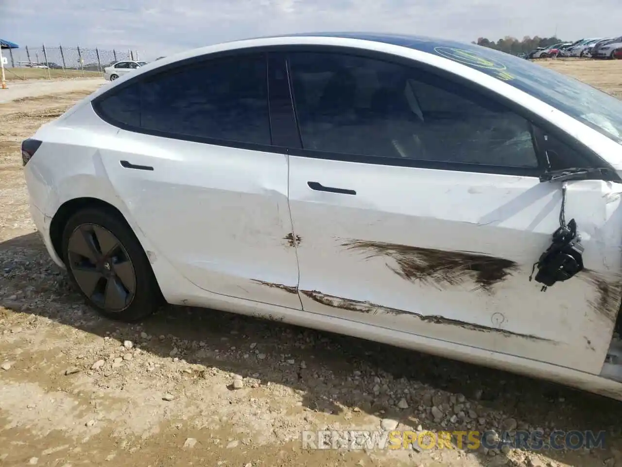 10 Photograph of a damaged car 5YJ3E1EA7MF921189 TESLA MODEL 3 2021