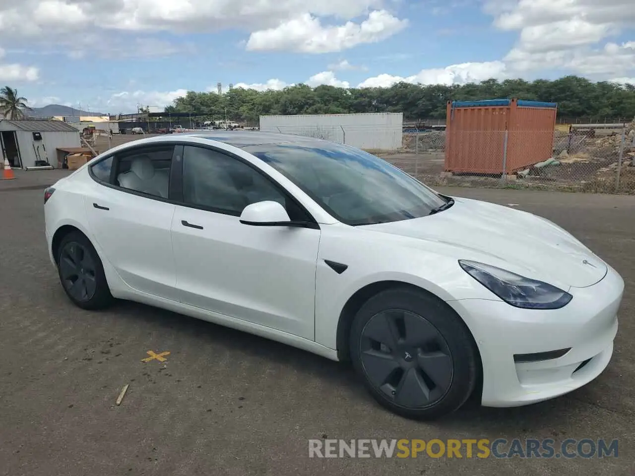 4 Photograph of a damaged car 5YJ3E1EA7MF928823 TESLA MODEL 3 2021