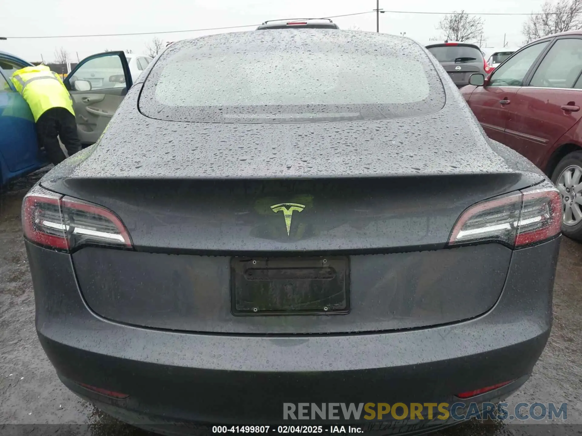 17 Photograph of a damaged car 5YJ3E1EA7MF929762 TESLA MODEL 3 2021