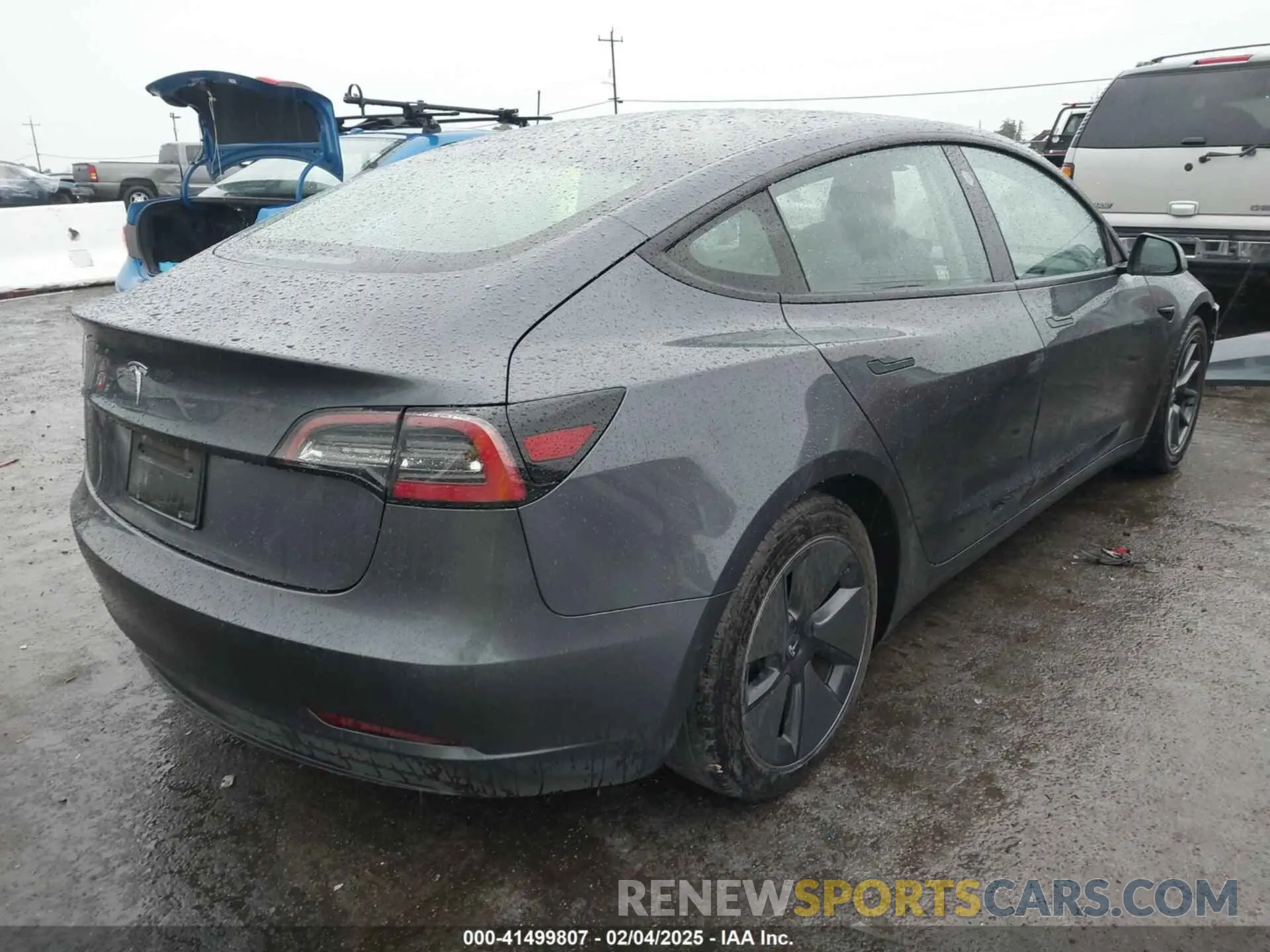 4 Photograph of a damaged car 5YJ3E1EA7MF929762 TESLA MODEL 3 2021