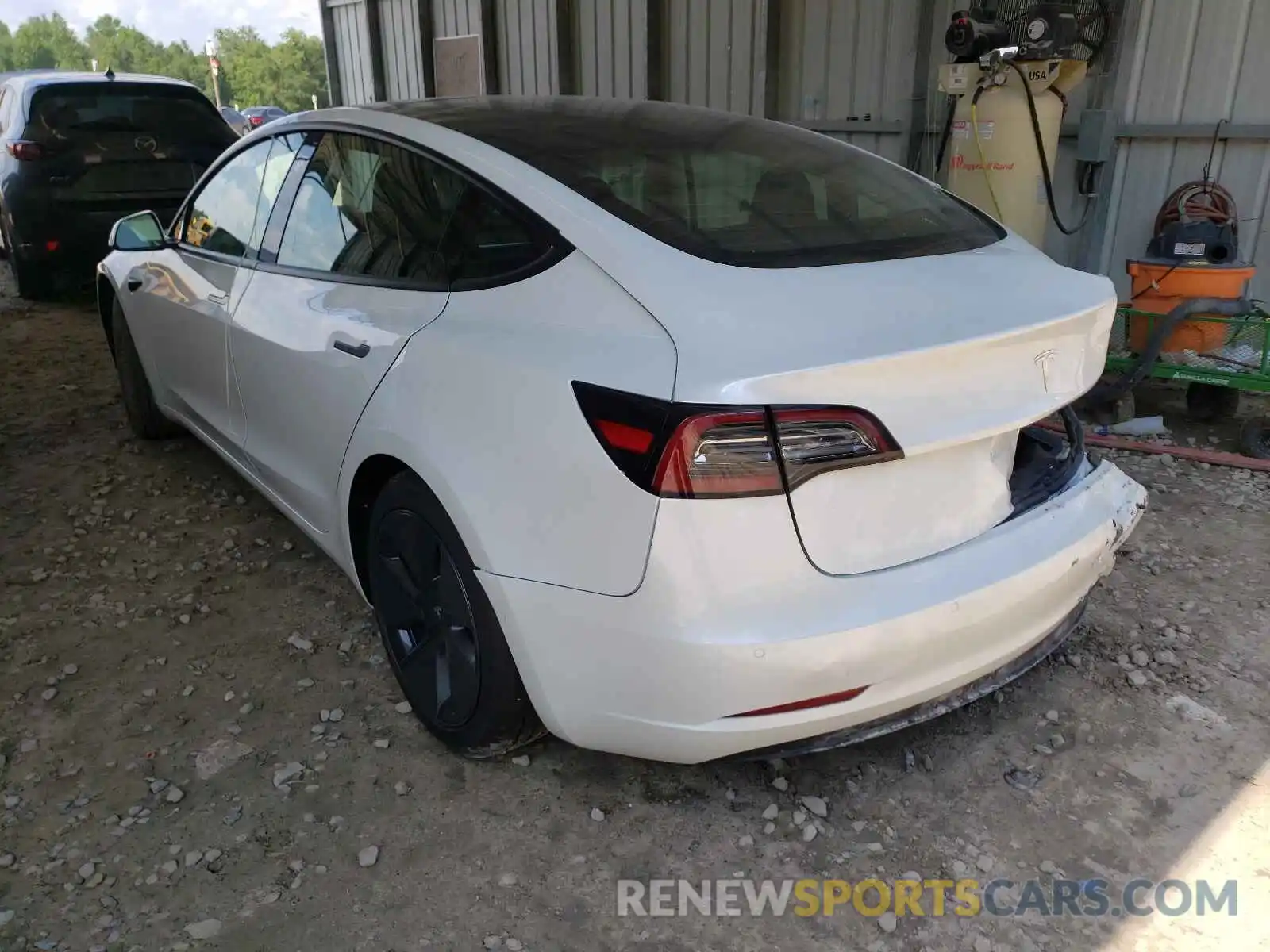 3 Photograph of a damaged car 5YJ3E1EA7MF981795 TESLA MODEL 3 2021