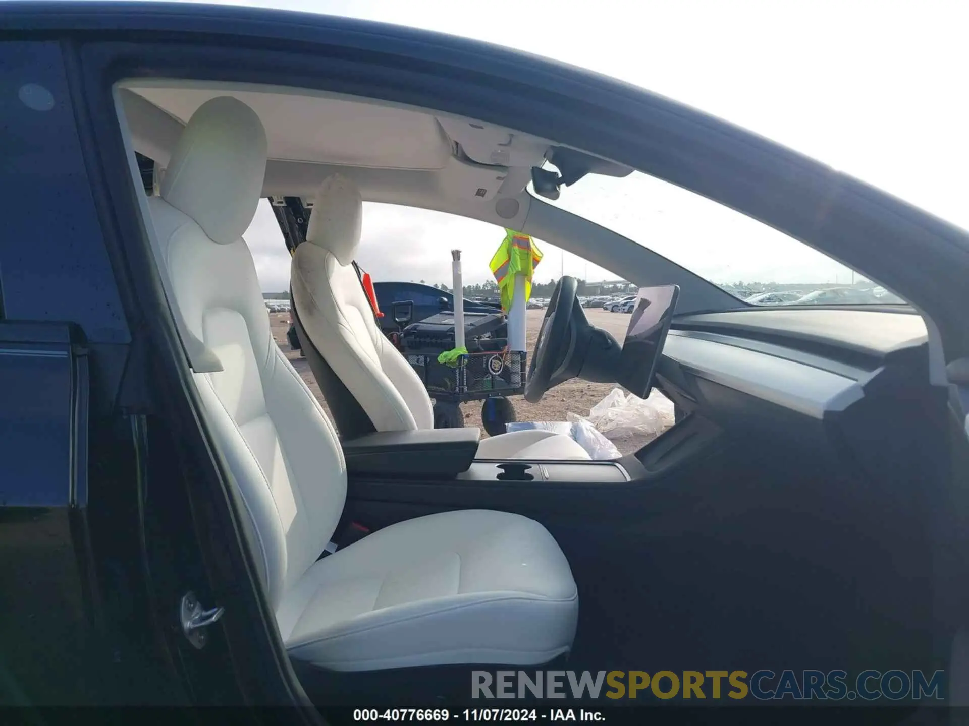 5 Photograph of a damaged car 5YJ3E1EA7MF987340 TESLA MODEL 3 2021