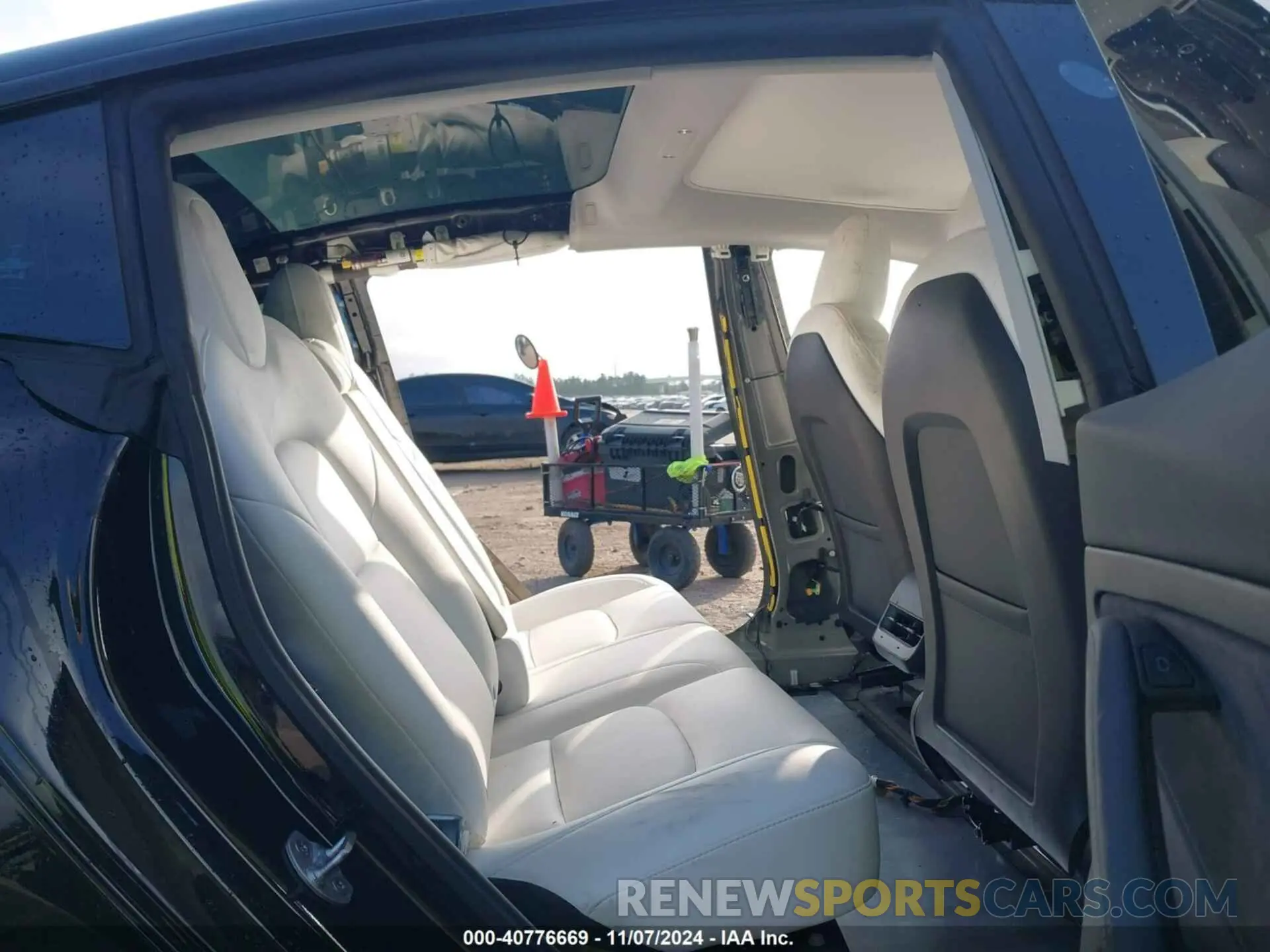 8 Photograph of a damaged car 5YJ3E1EA7MF987340 TESLA MODEL 3 2021