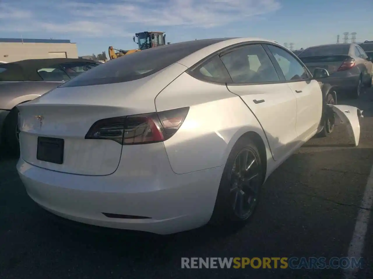 4 Photograph of a damaged car 5YJ3E1EA7MF994787 TESLA MODEL 3 2021