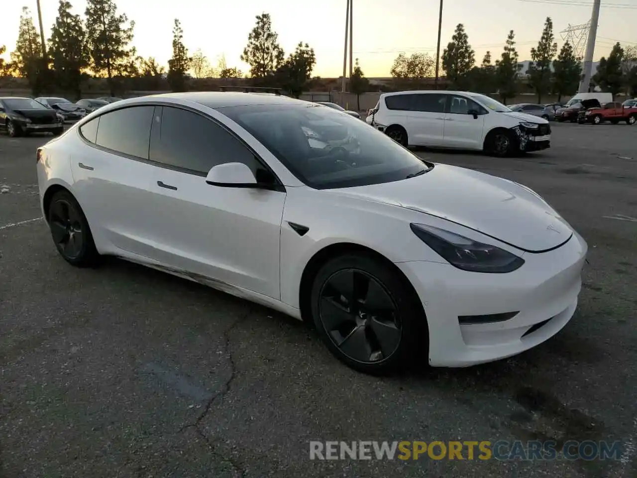 4 Photograph of a damaged car 5YJ3E1EA7MF996815 TESLA MODEL 3 2021