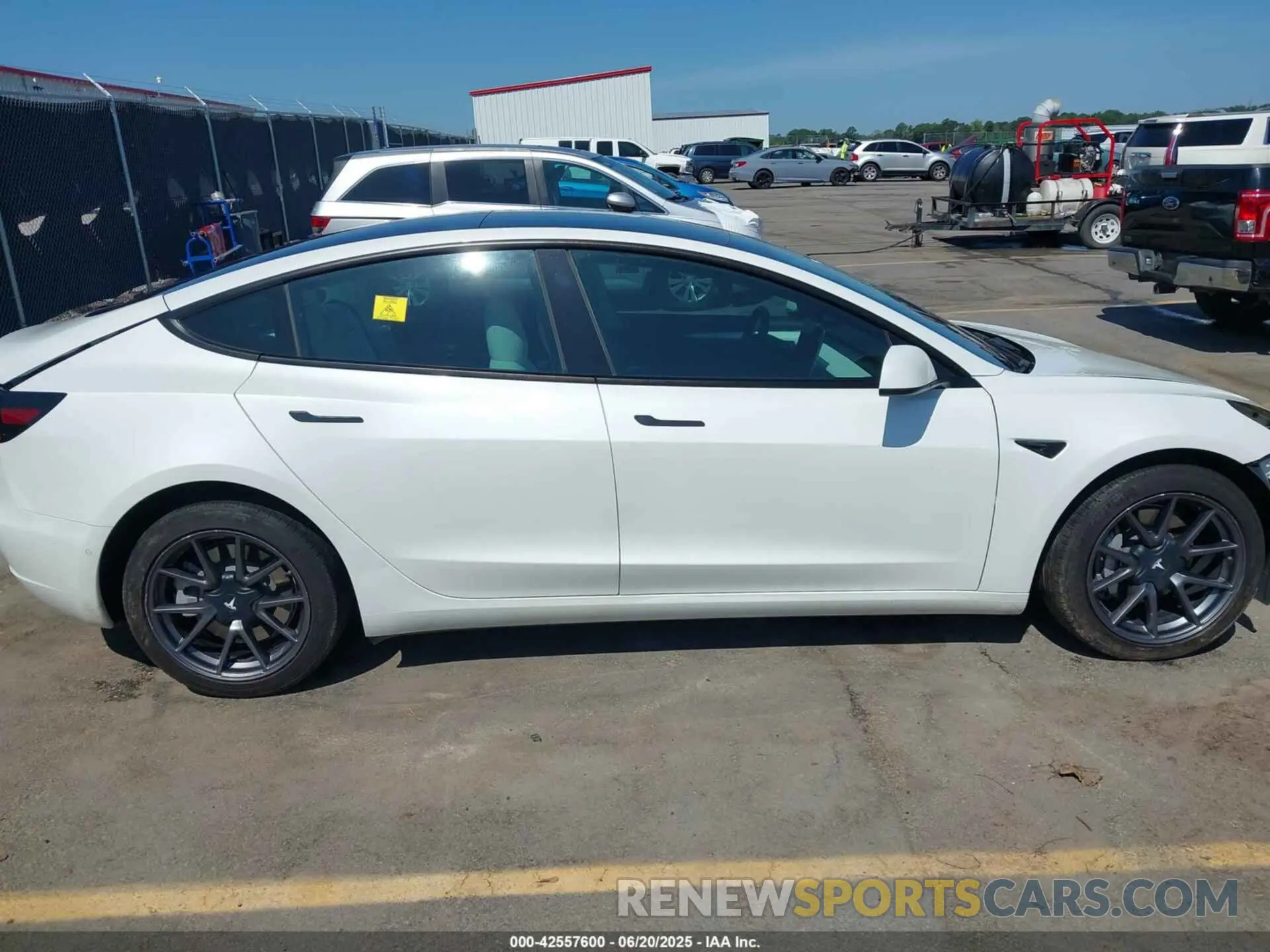14 Photograph of a damaged car 5YJ3E1EA8MF018338 TESLA MODEL 3 2021