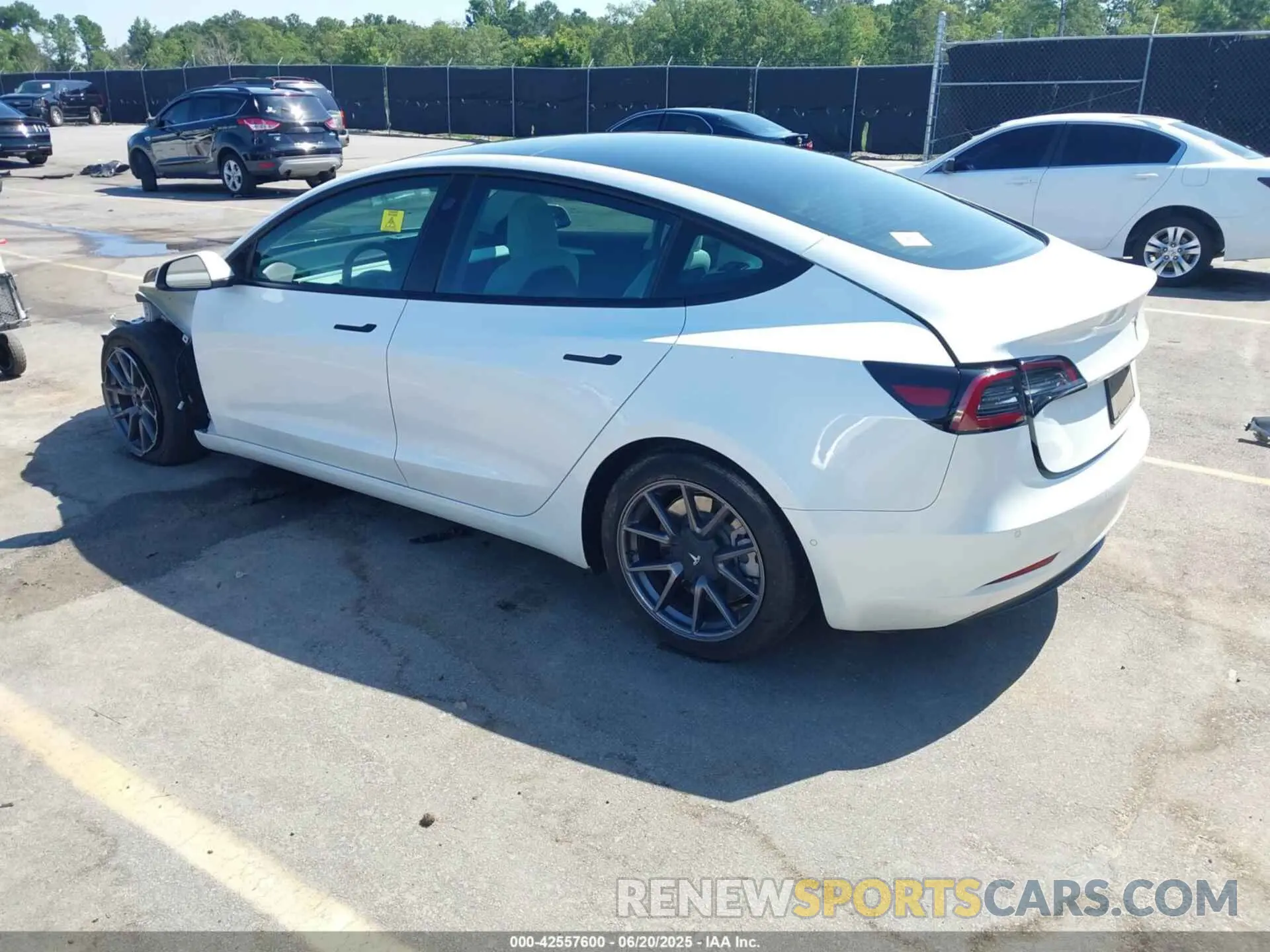 3 Photograph of a damaged car 5YJ3E1EA8MF018338 TESLA MODEL 3 2021
